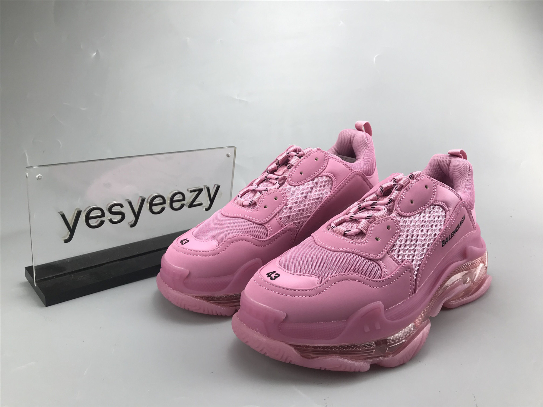 UA TRIPLE S CLEAR SOLE SNEAKER PINK