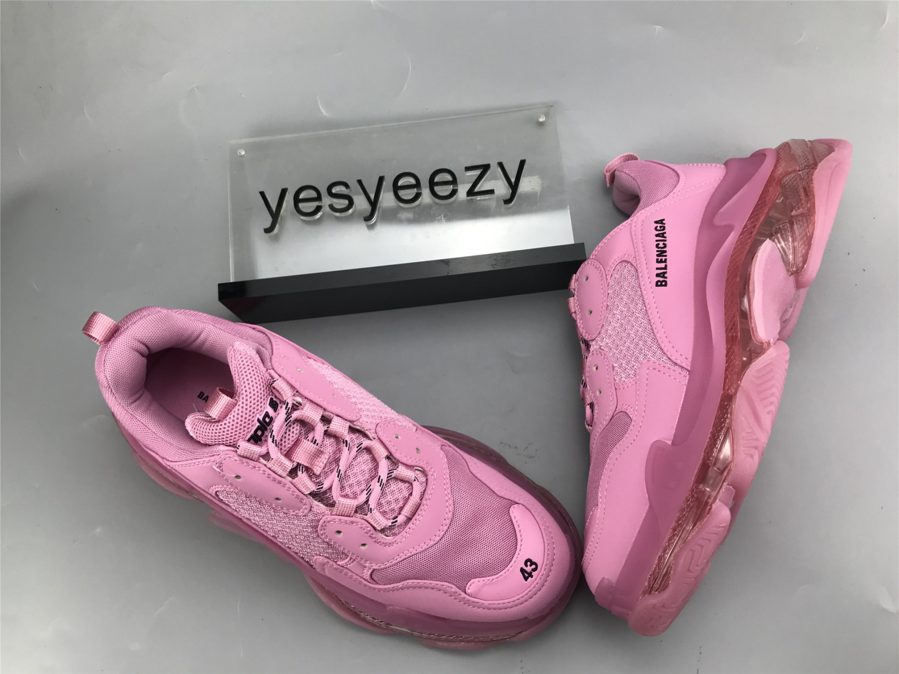 UA TRIPLE S CLEAR SOLE SNEAKER PINK