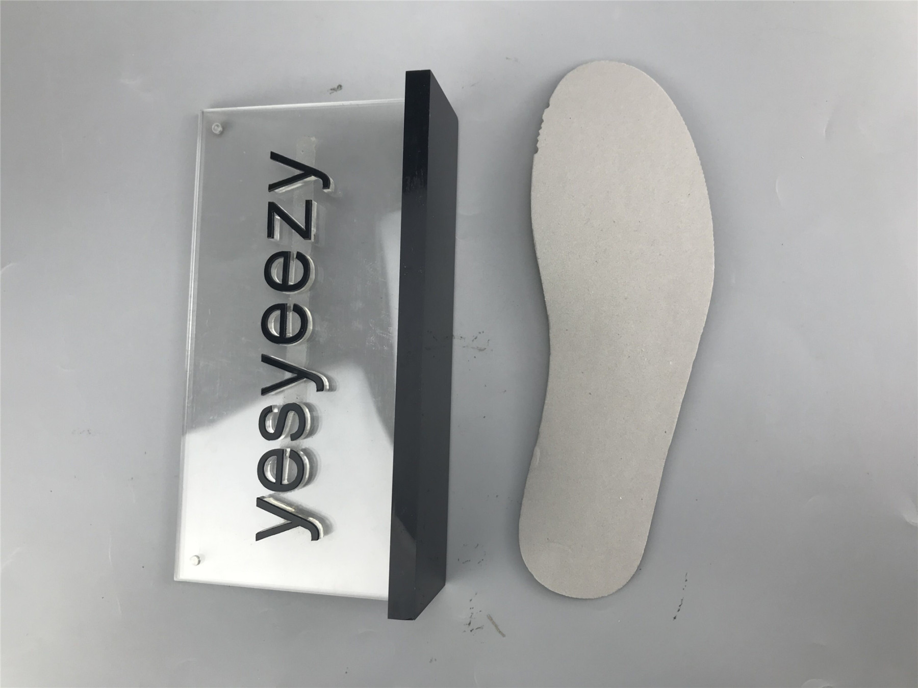 UA NIKE OFF-WHITE X AIR RUBBER DUNK UNIVERSITY GOLD