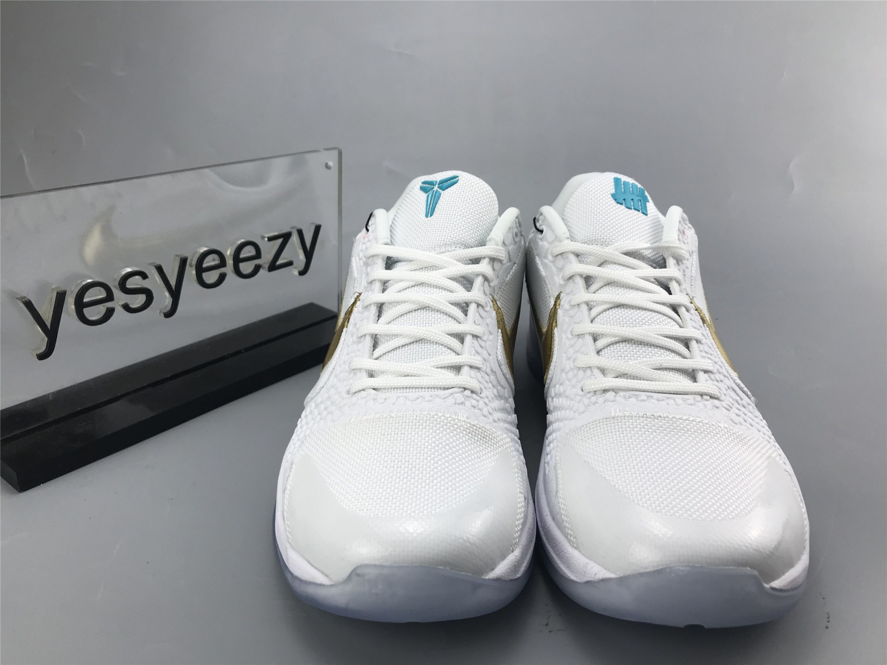 UA NIKE UNDEFEATED X ZOOM KOBE 5 PROTRO SPECIAL BOX 