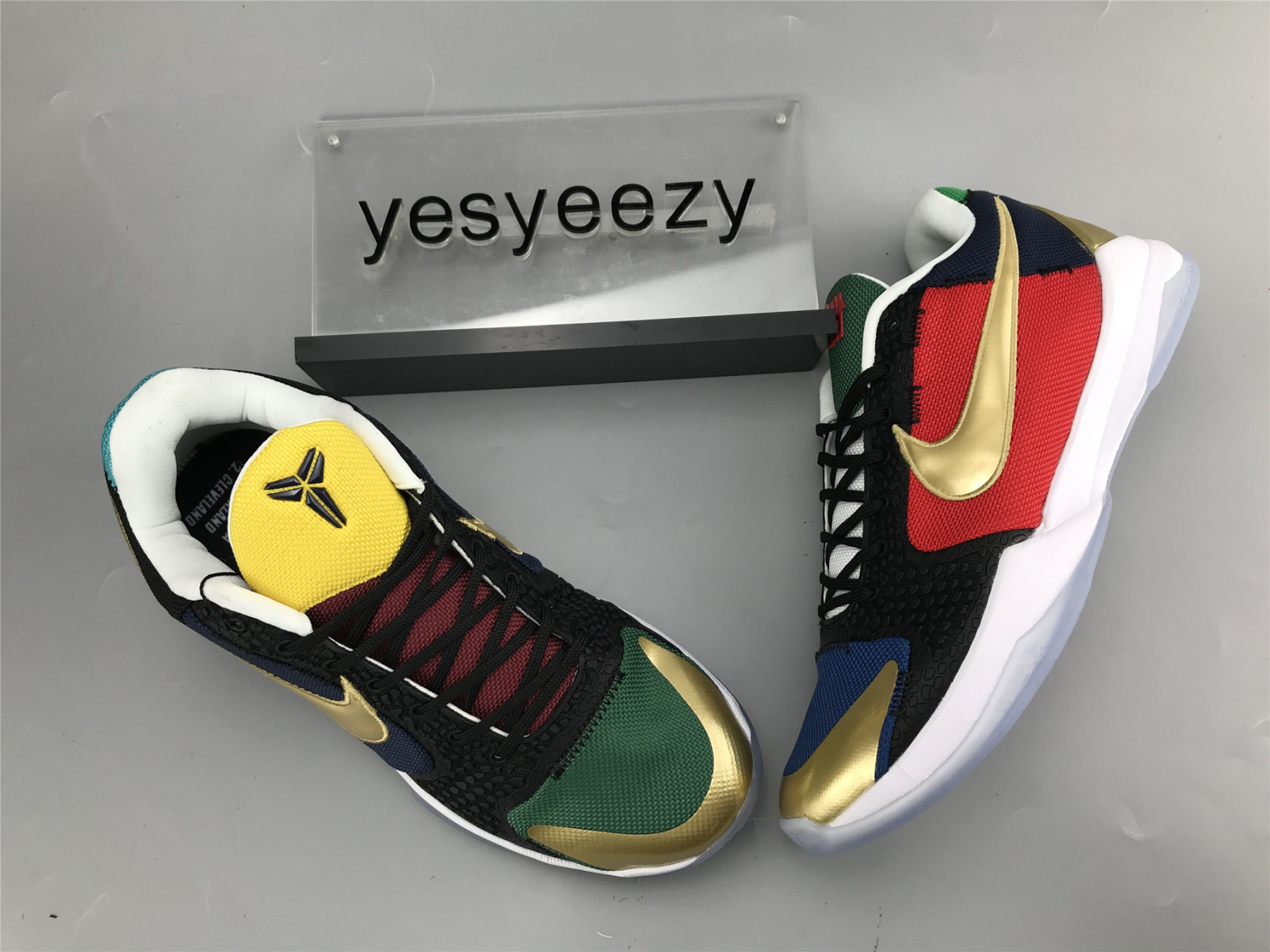 UA NIKE UNDEFEATED X ZOOM KOBE 5 PROTRO SPECIAL BOX 