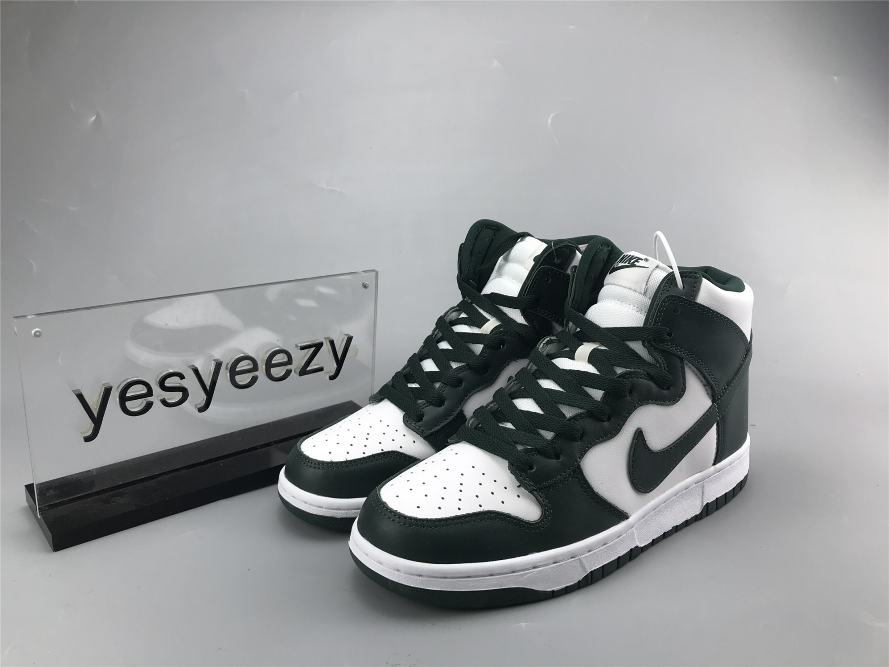 UA NIKE DUNK HIGH SP 