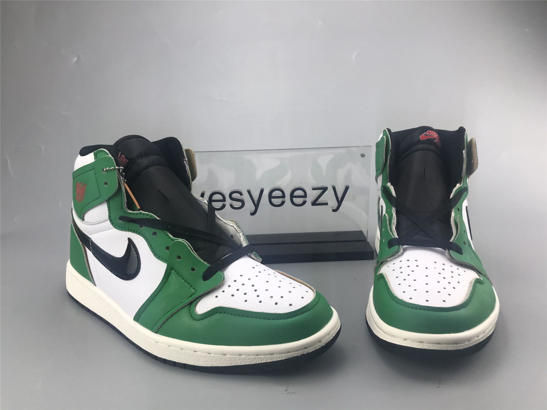 UA WMNS AIR JORDAN 1 RETRO HIGH OG 