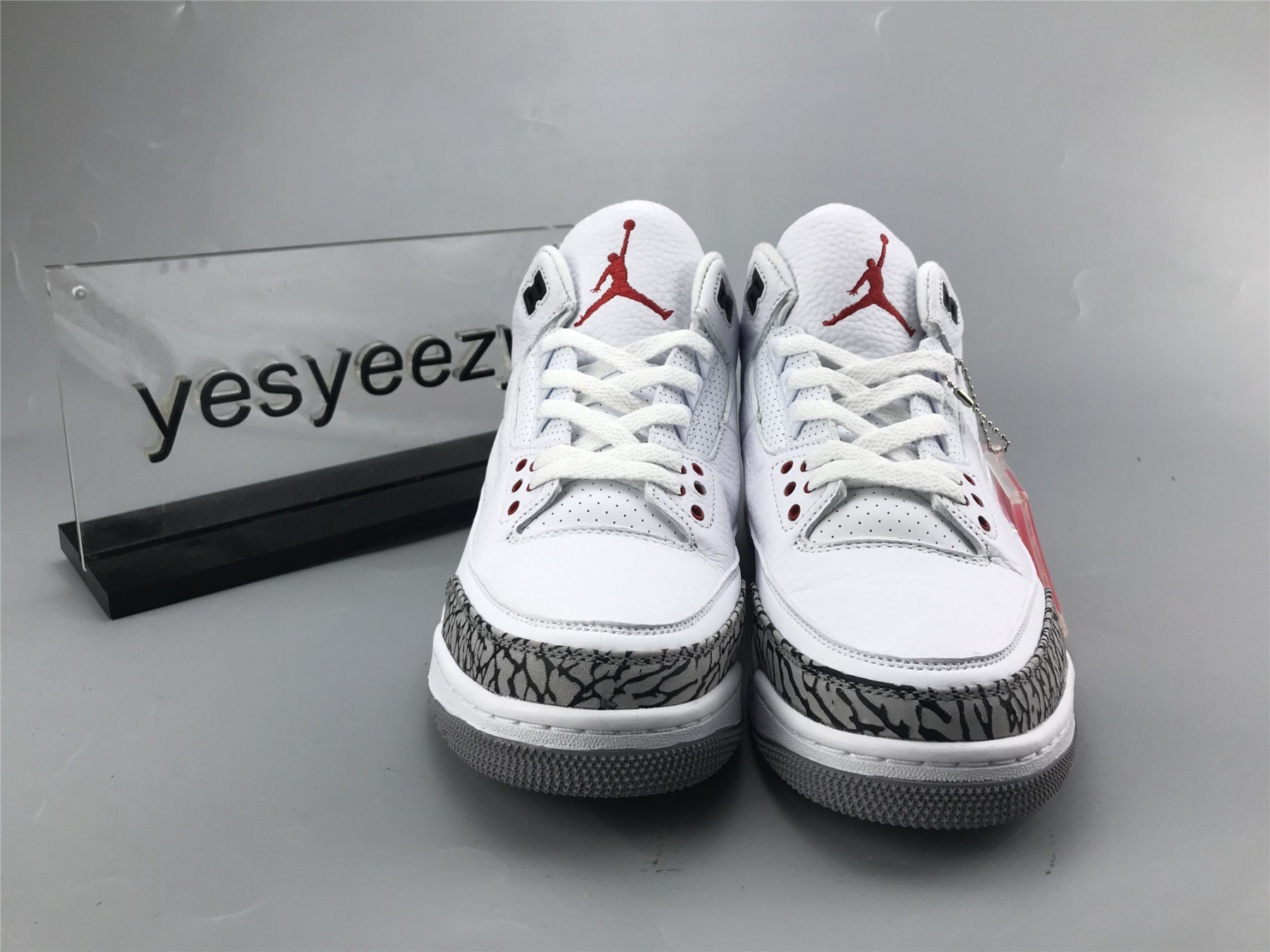 UA AIR JORDAN 3 RETRO 
