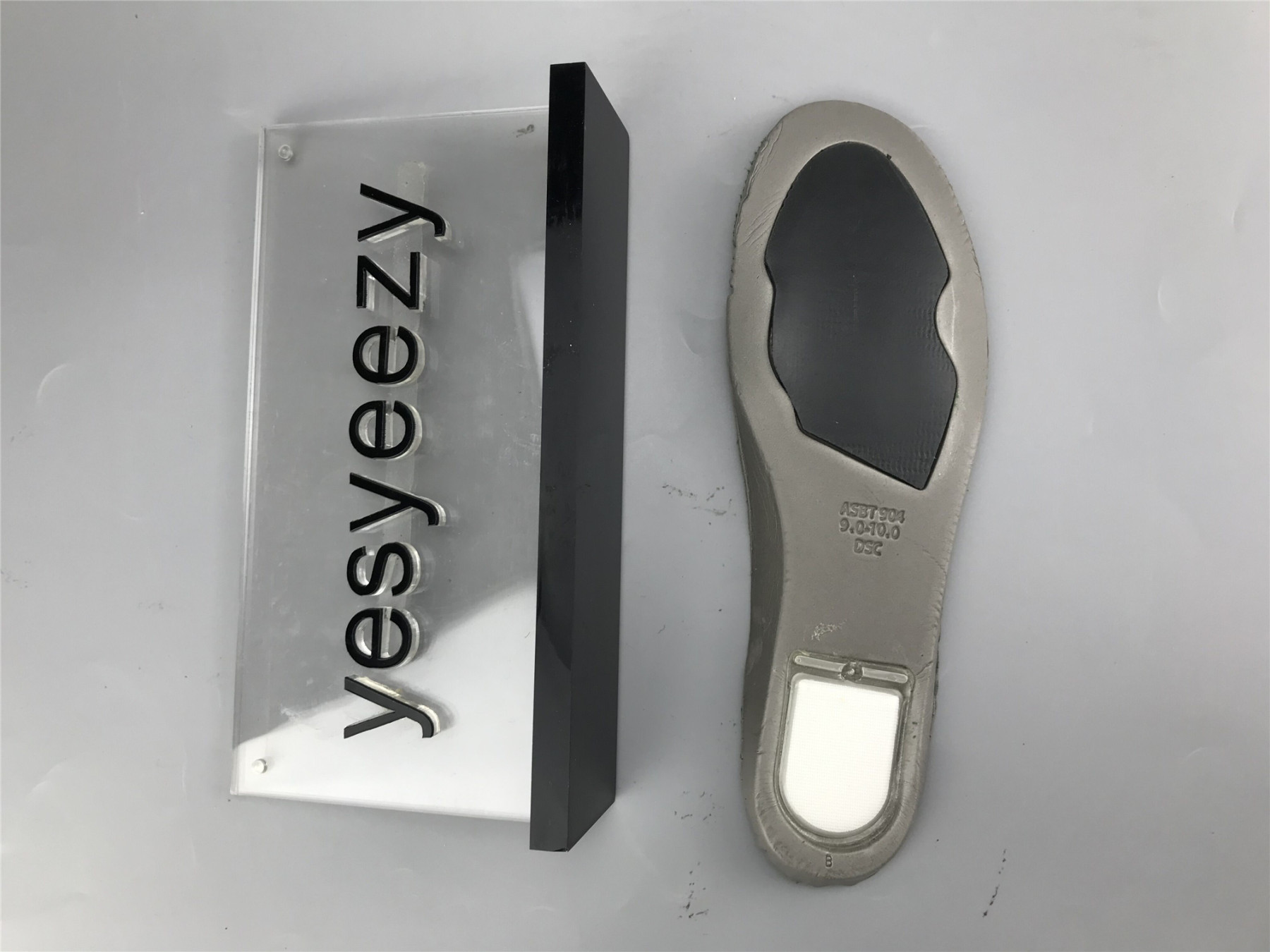 UA NIKE DUNK LOW PRO SB 