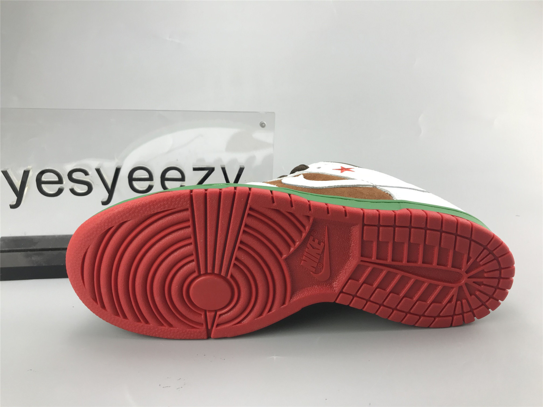 UA NIKE DUNK LOW PRO SB 