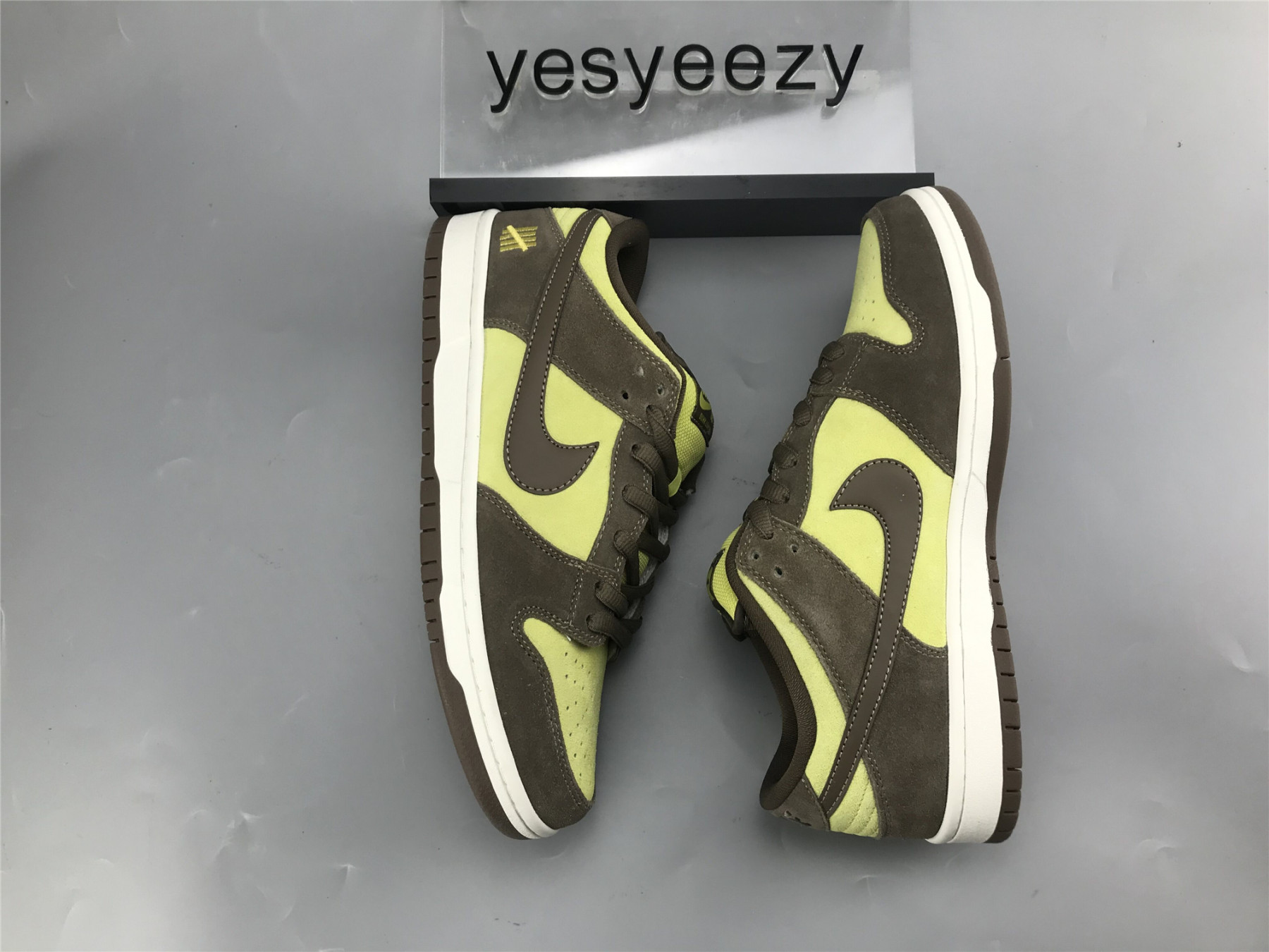 UA NIKE SB DUNK LOW PRO