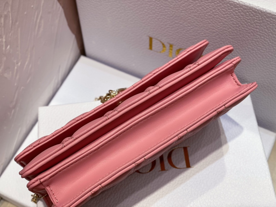 MISS D10r MINI BAG Melocoton Pink Pearlescent Cannage Lambskin S0980ONJL_M92P 21 x 11.5 x 4.5 cm