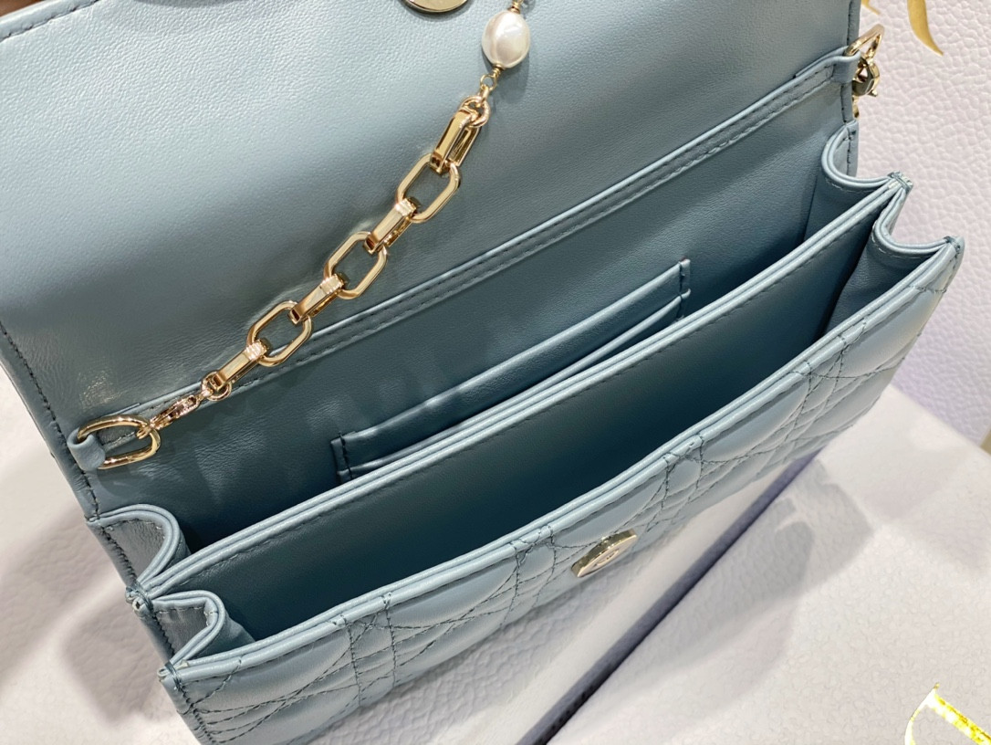 MISS D10r MINI BAG Cloud Blue Cannage Lambskin S0980ONMJ_M81B 21 x 11.5 x 4.5 cm