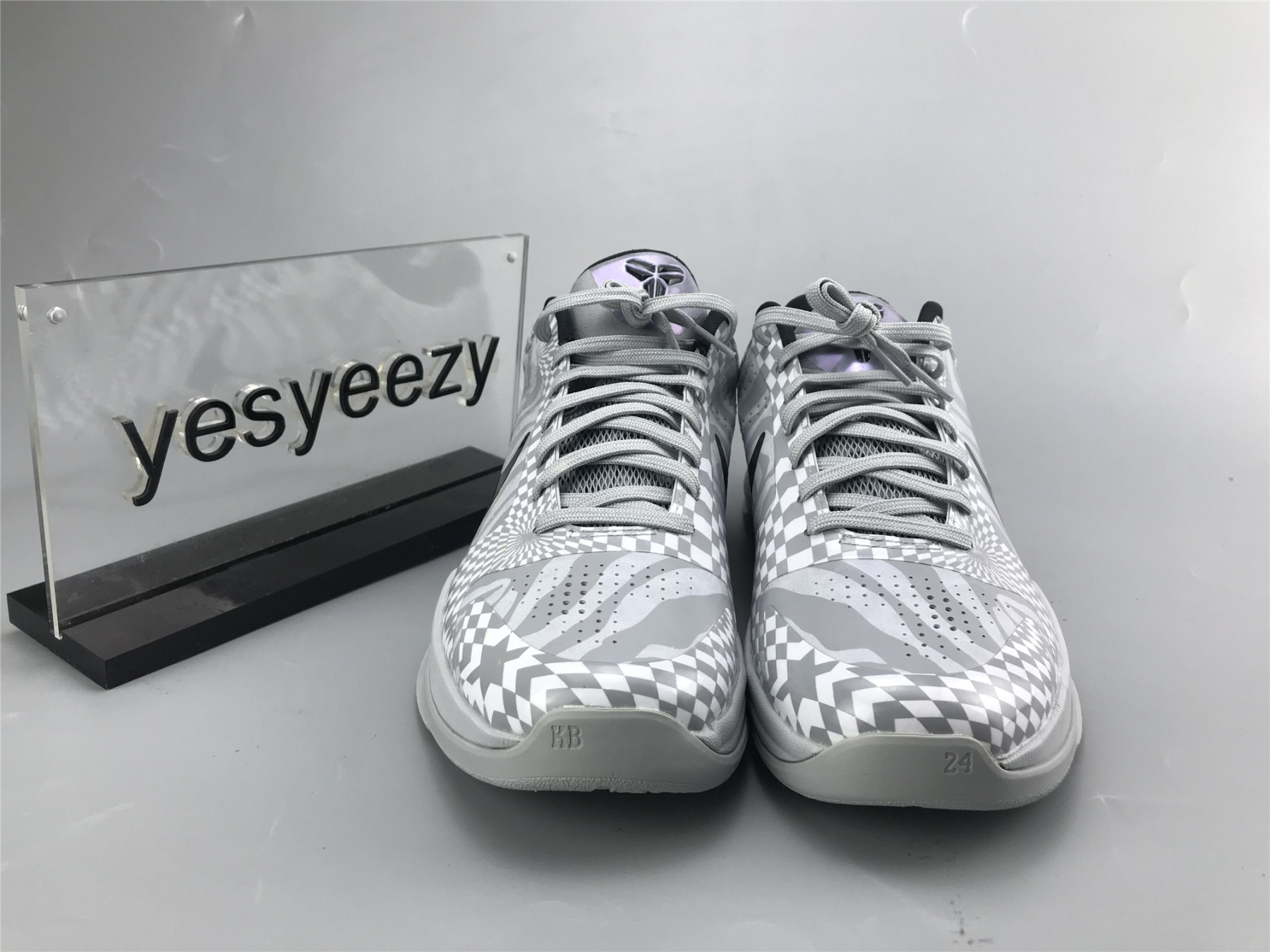 UA NIKE ZOOM KOBE 5 PROTRO 