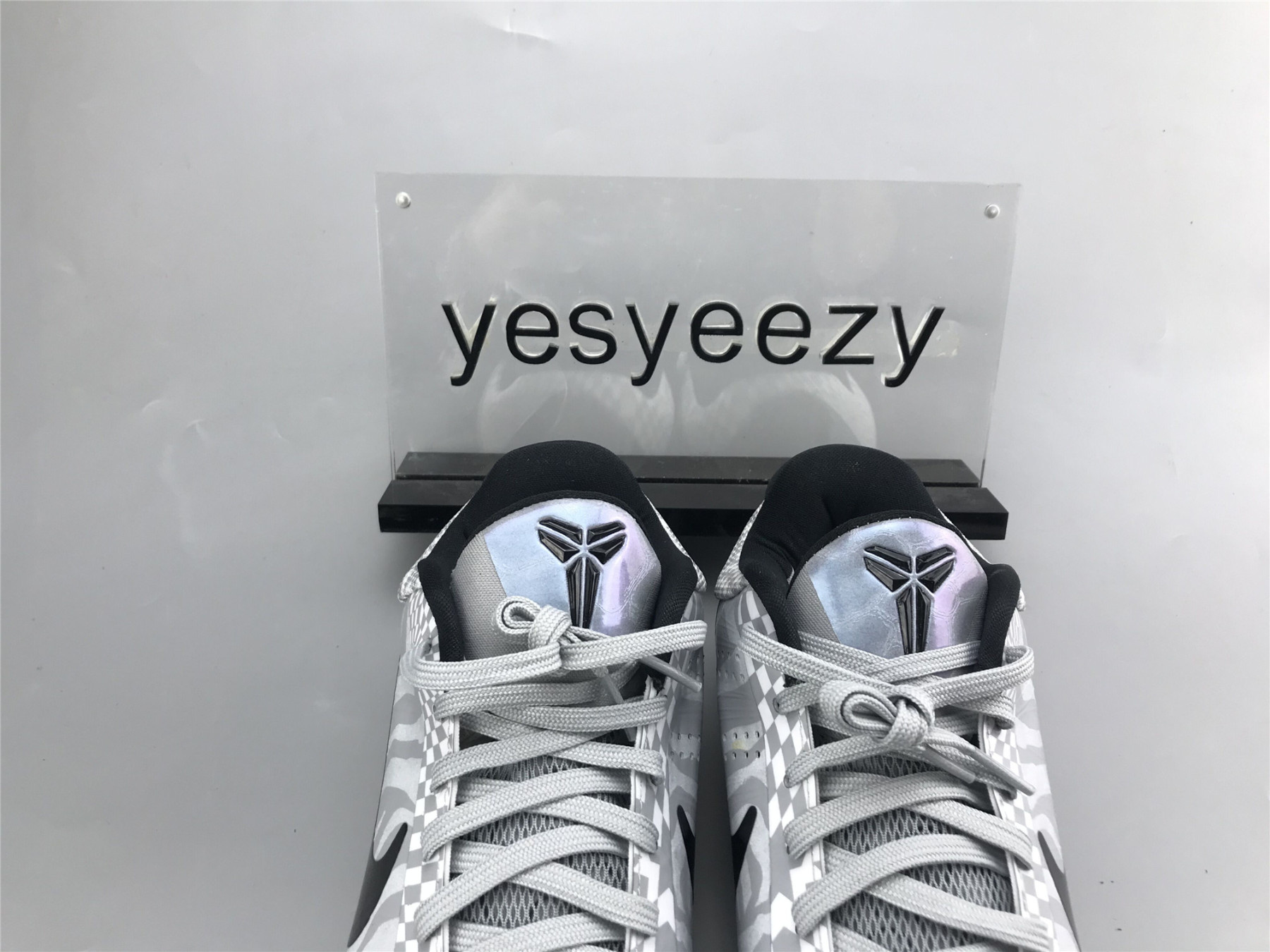 UA NIKE ZOOM KOBE 5 PROTRO 