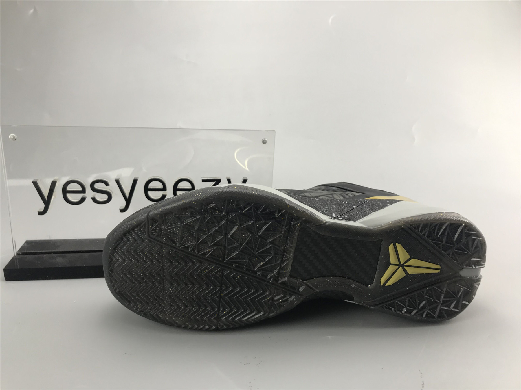 UA NIKE ZOOM KOBE 7 SYSTEM 