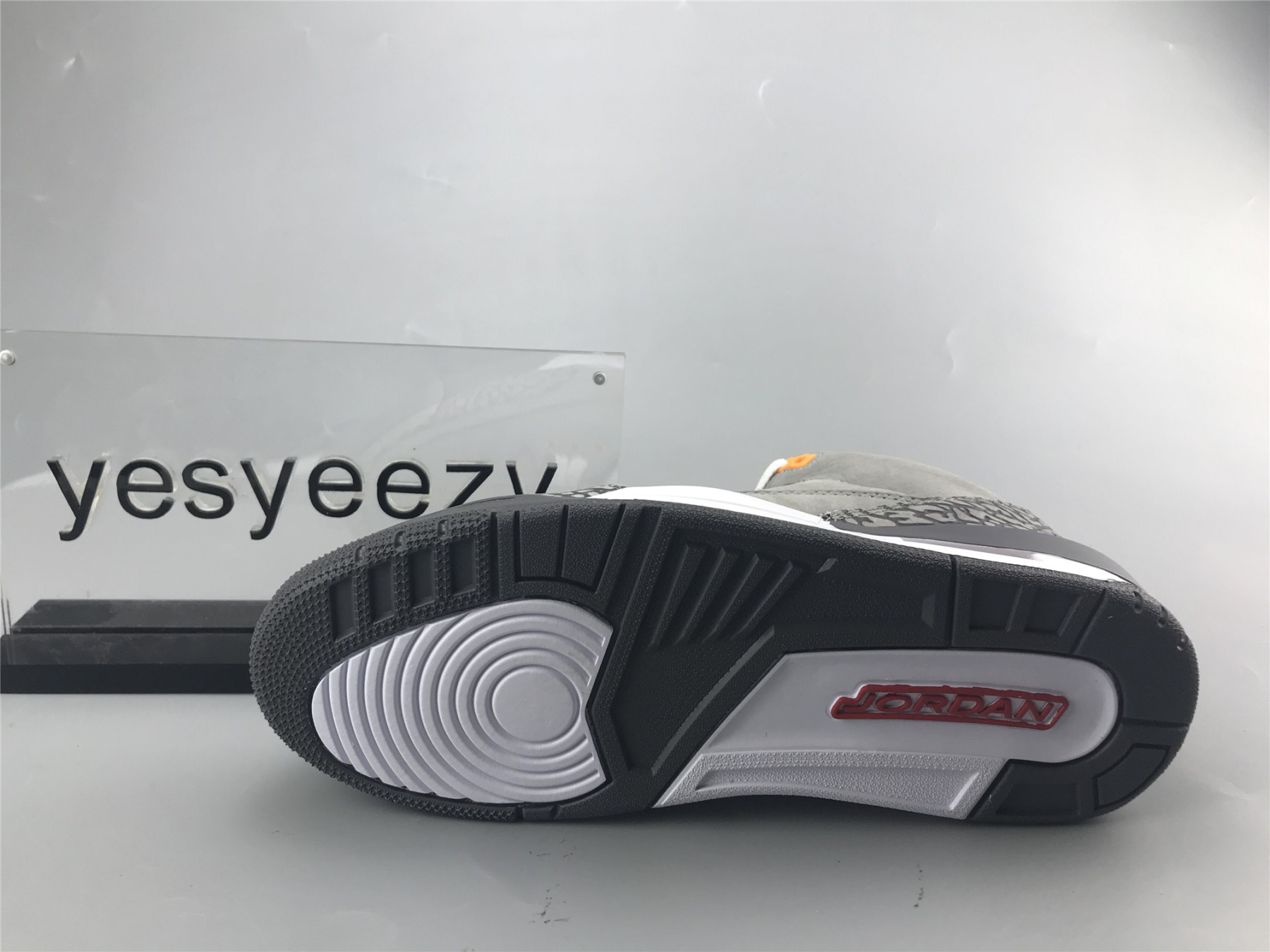 UA AIR JORDAN 3 RETRO 