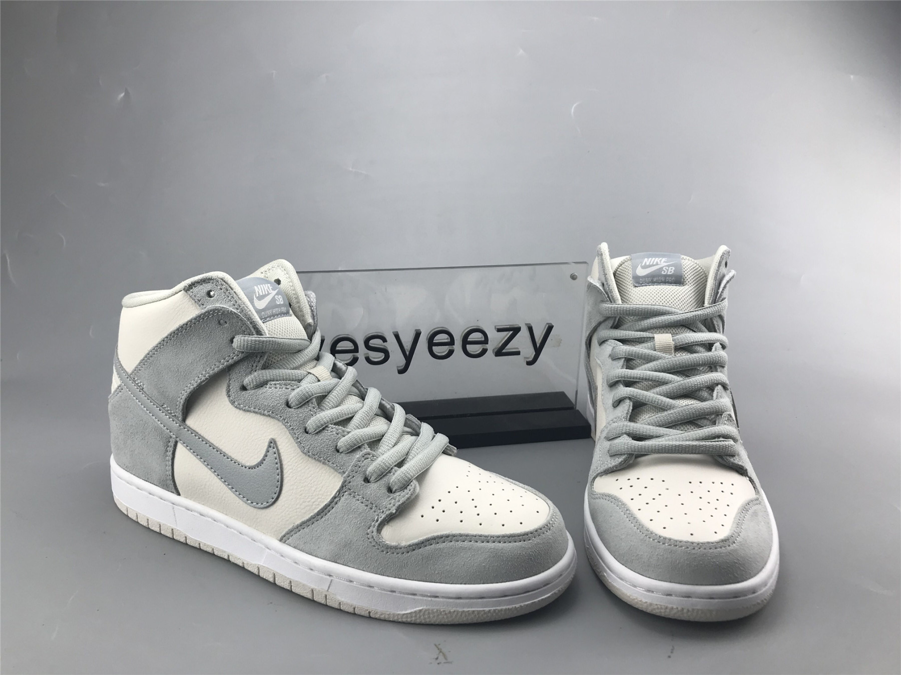 UA NIKE SB DUNK HIGH PRO WHITE JADE