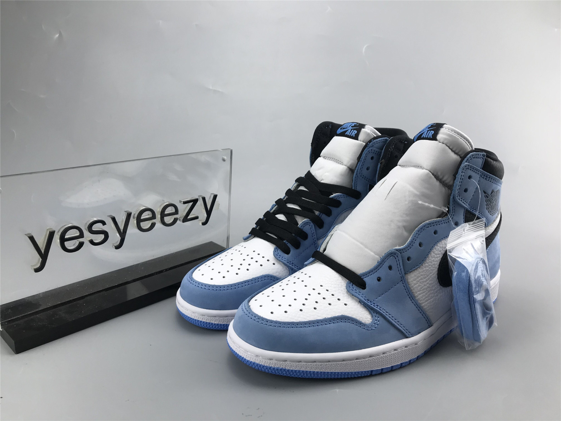 UA AIR JORDAN 1 RETRO HIGH OG 