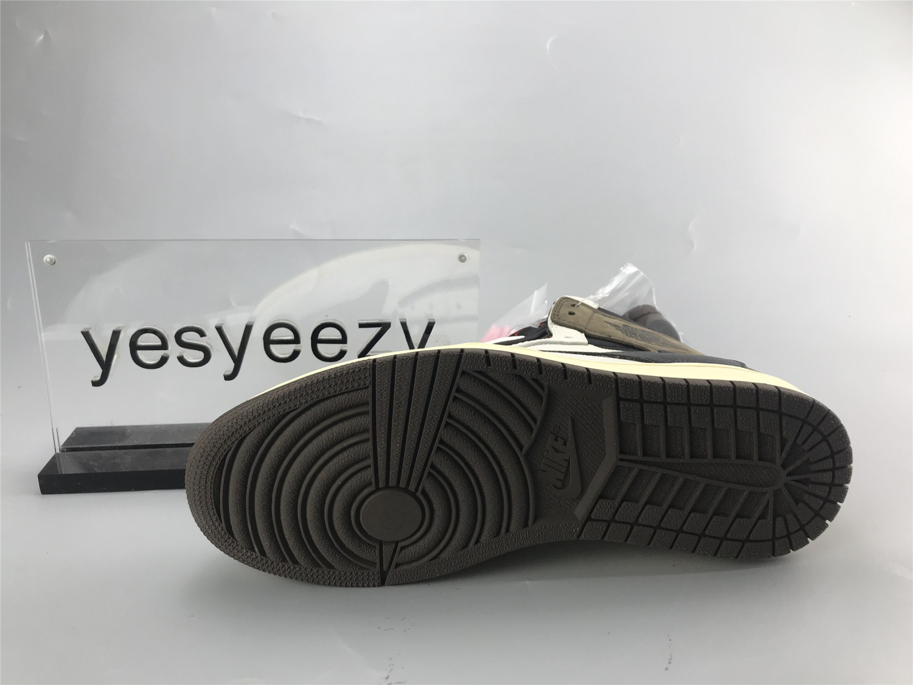 UA TRAVIS SCOTT X AIR JORDAN 1 HIGH "REVERSE"