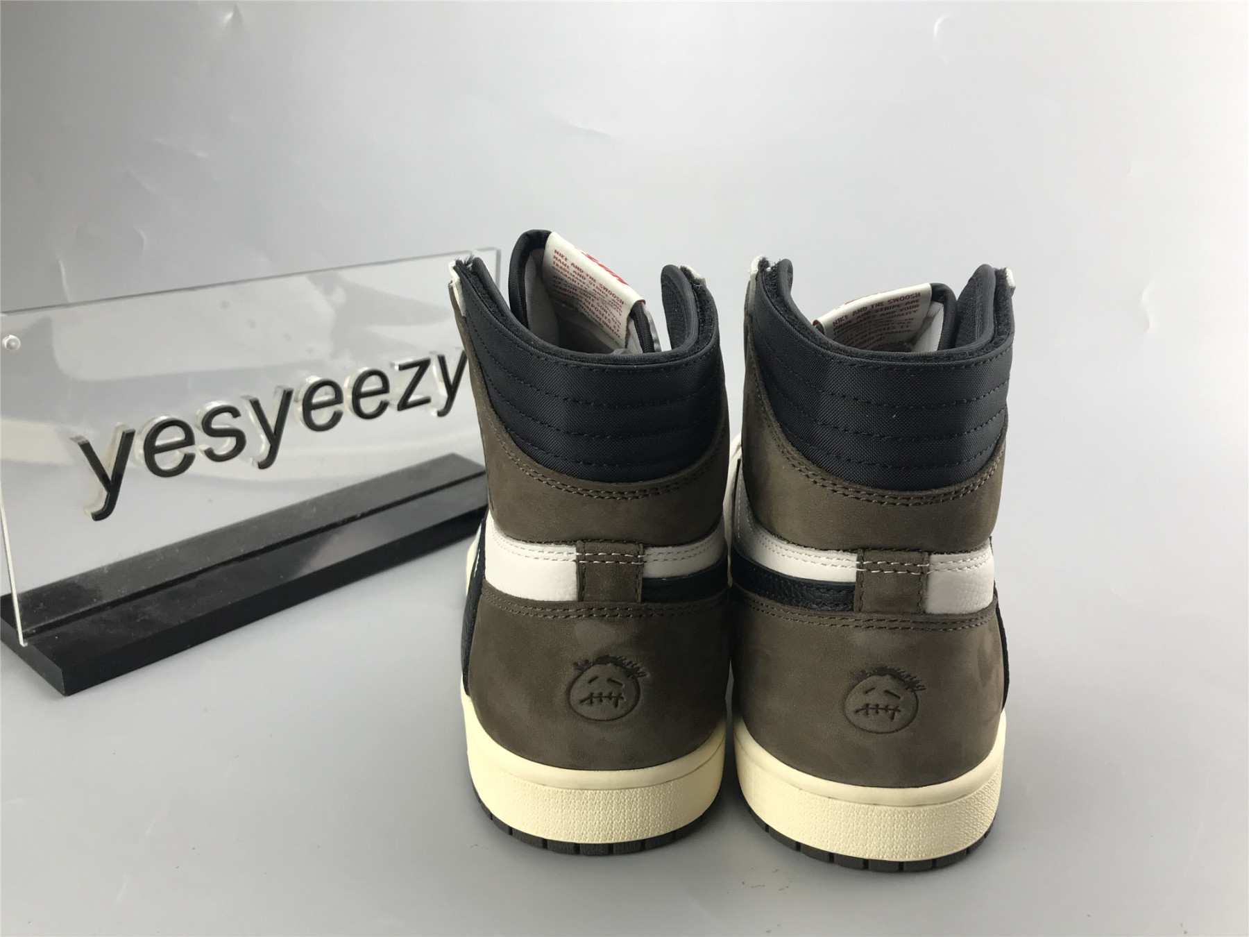 UA TRAVIS SCOTT X AIR JORDAN 1 HIGH "REVERSE"