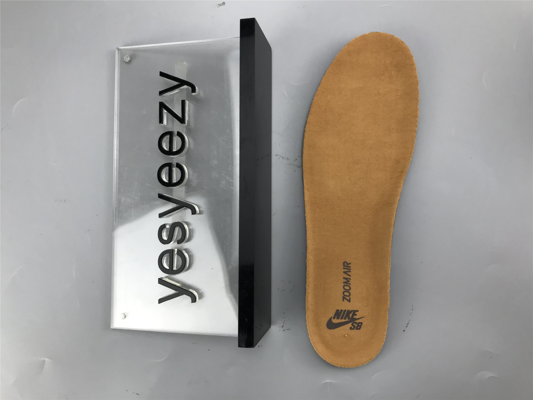 UA NIKE DUNK LOW PRO SB 