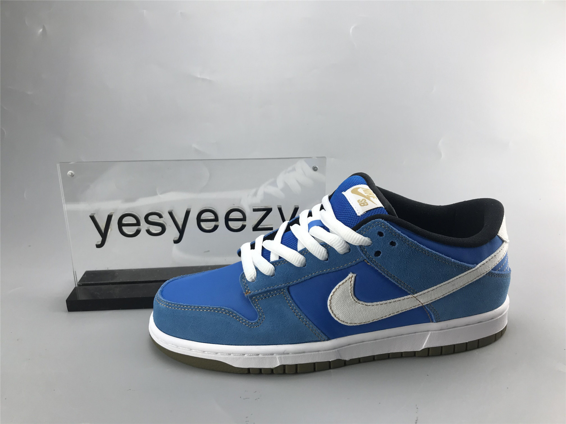 UA NIKE DUNK LOW PRO SB 