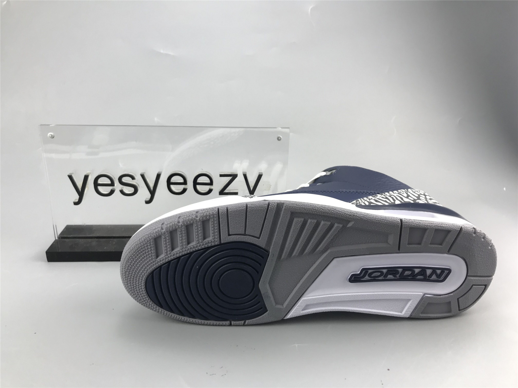 UA AIR JORDAN 3 "GEORGETOWN"