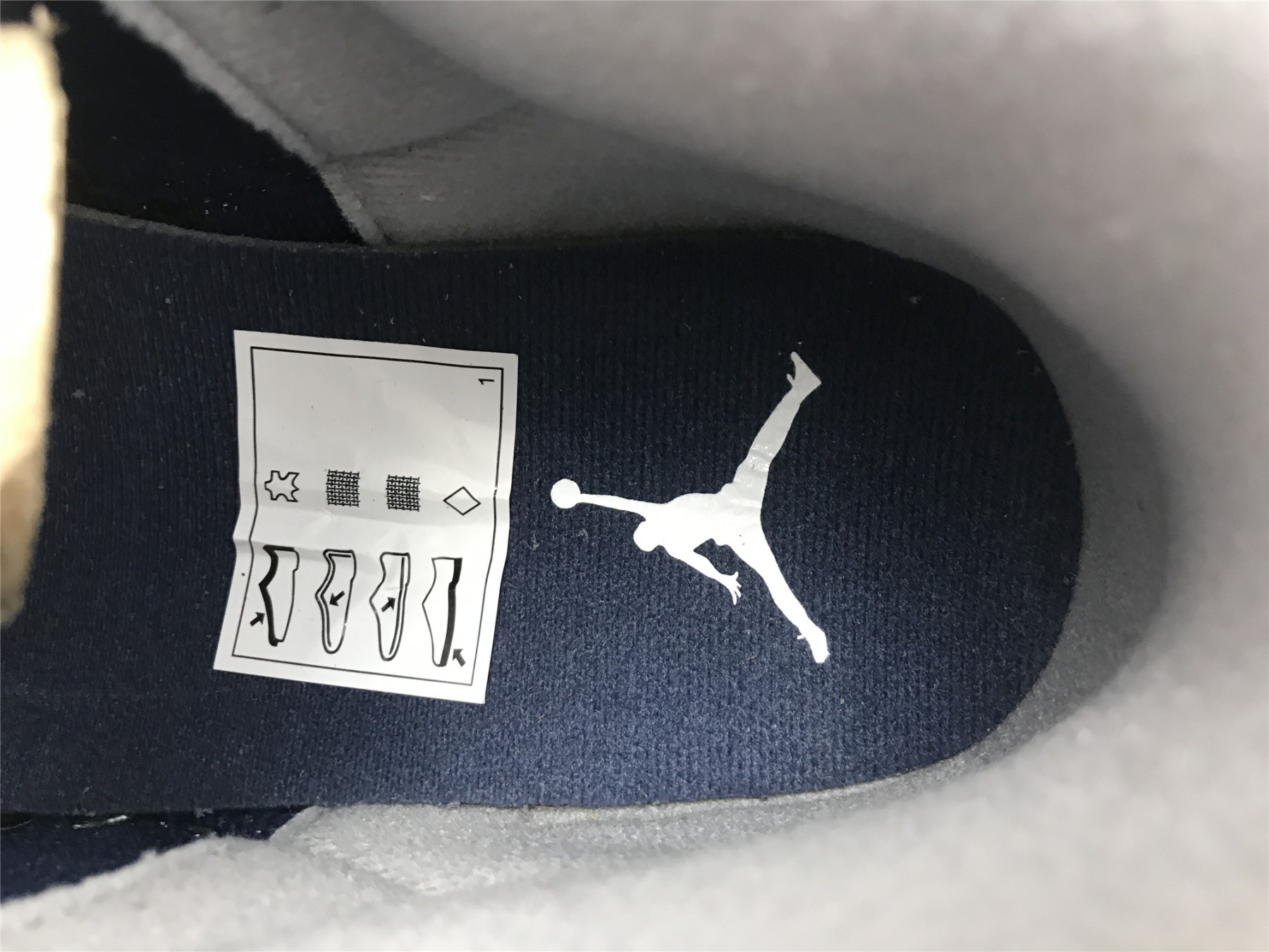 UA AIR JORDAN 3 "GEORGETOWN"