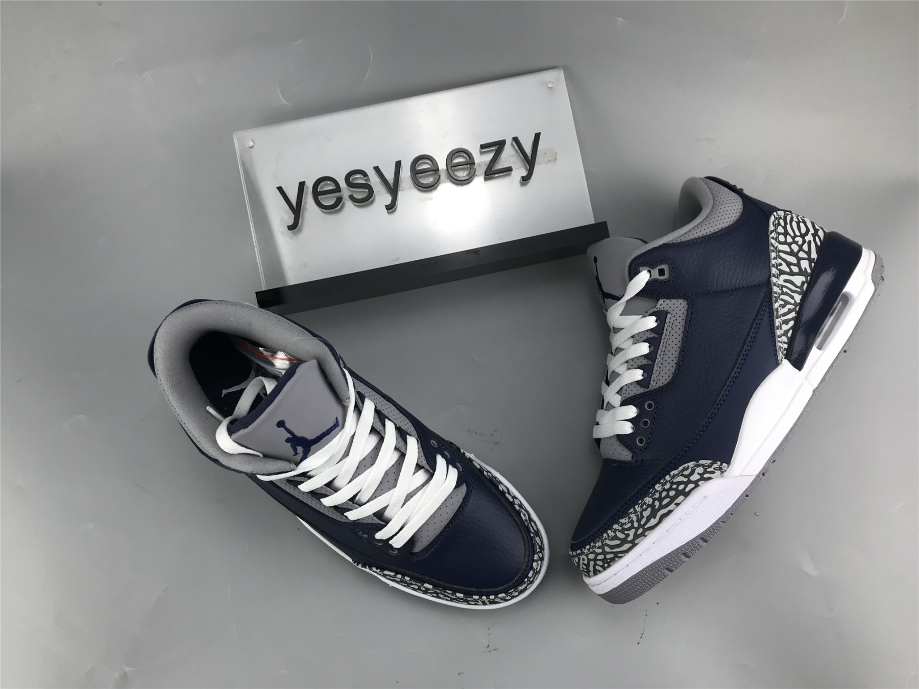 UA AIR JORDAN 3 "GEORGETOWN"
