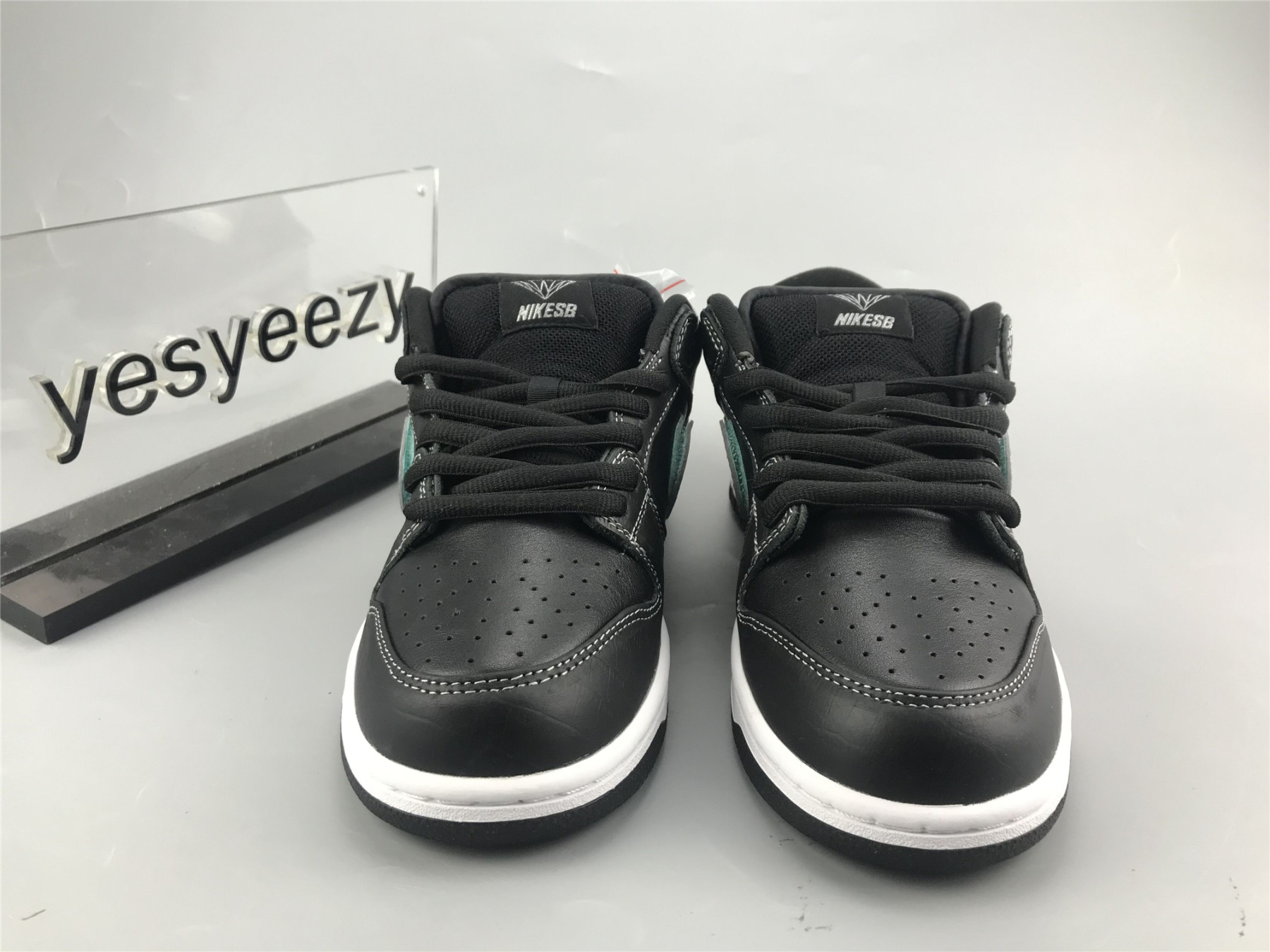 UA NIKE D1am0nd S*pPLY CO. X DUNK LOW PRO SB 