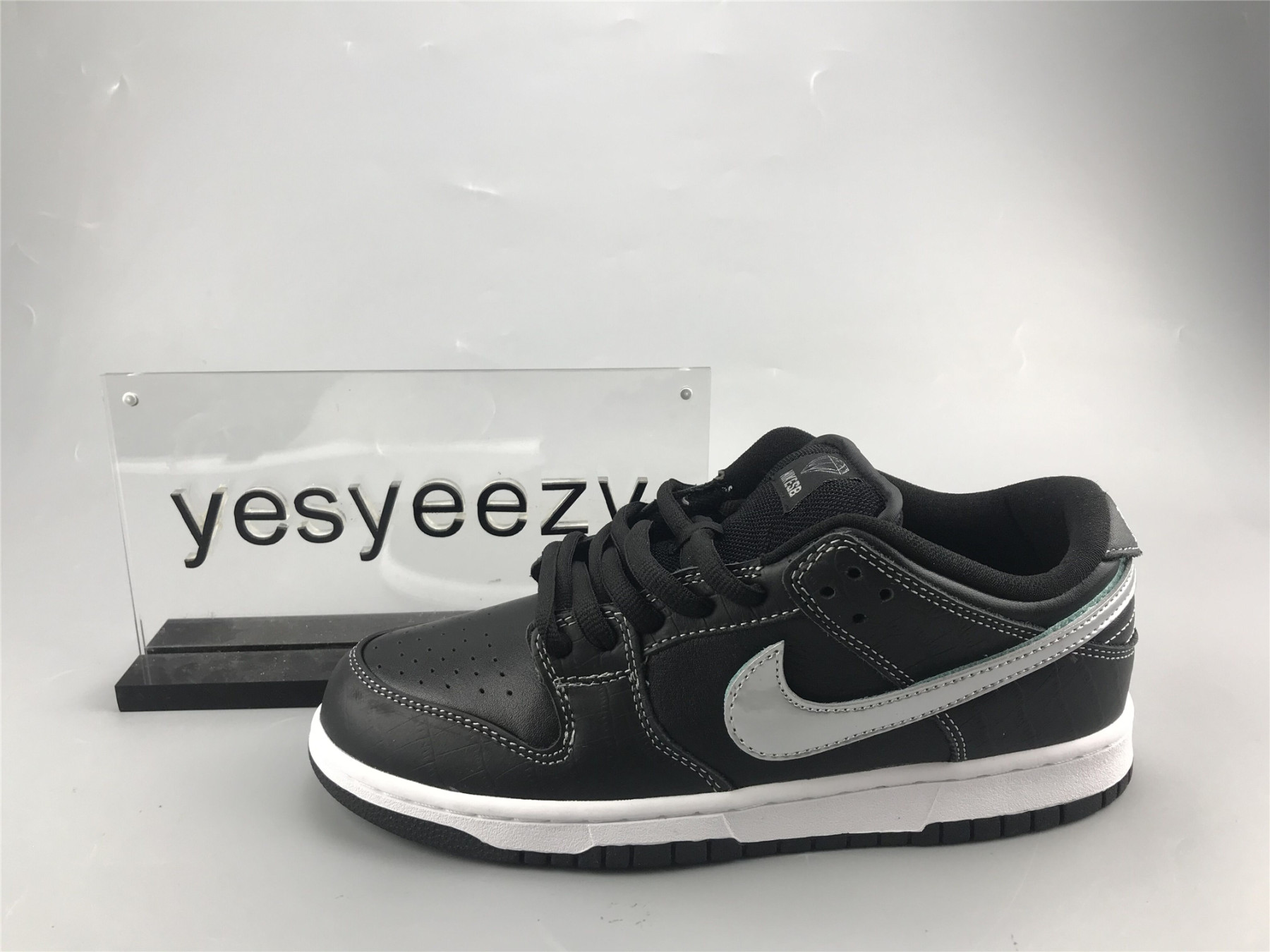 UA NIKE D1am0nd S*pPLY CO. X DUNK LOW PRO SB 