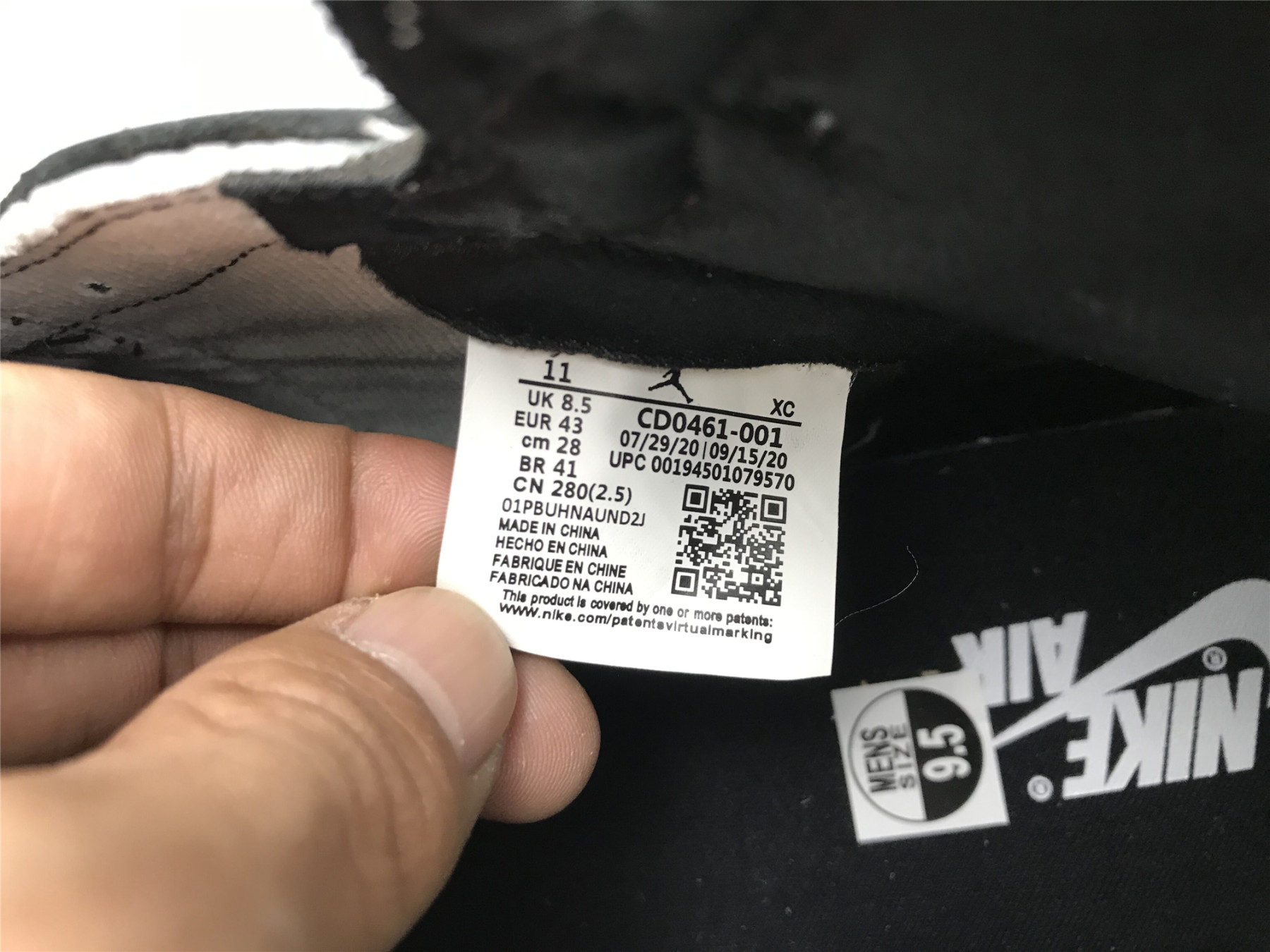 UA WMNS AIR JORDAN 1 HIGH OG 