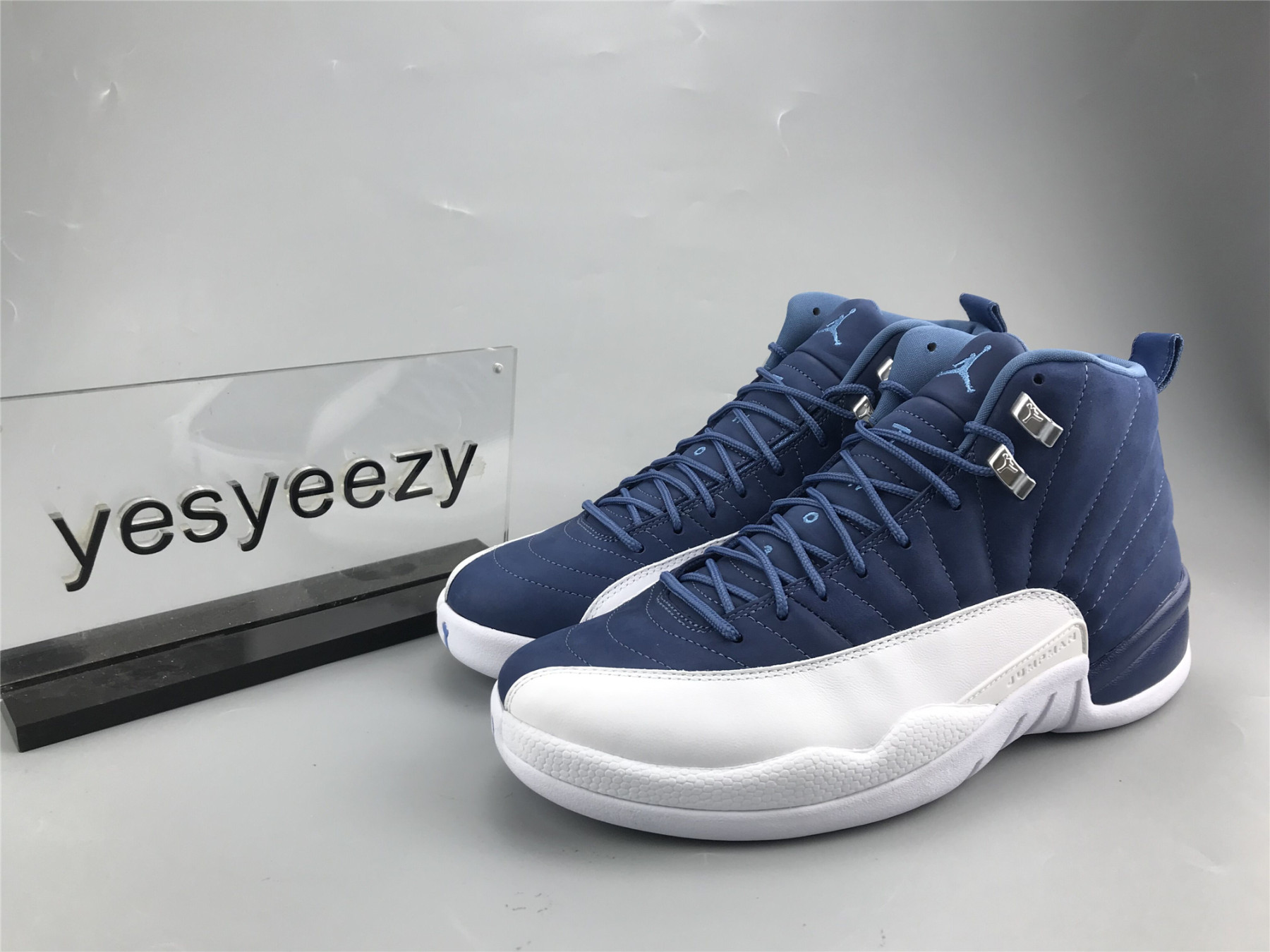 UA AIR JORDAN 12 RETRO 