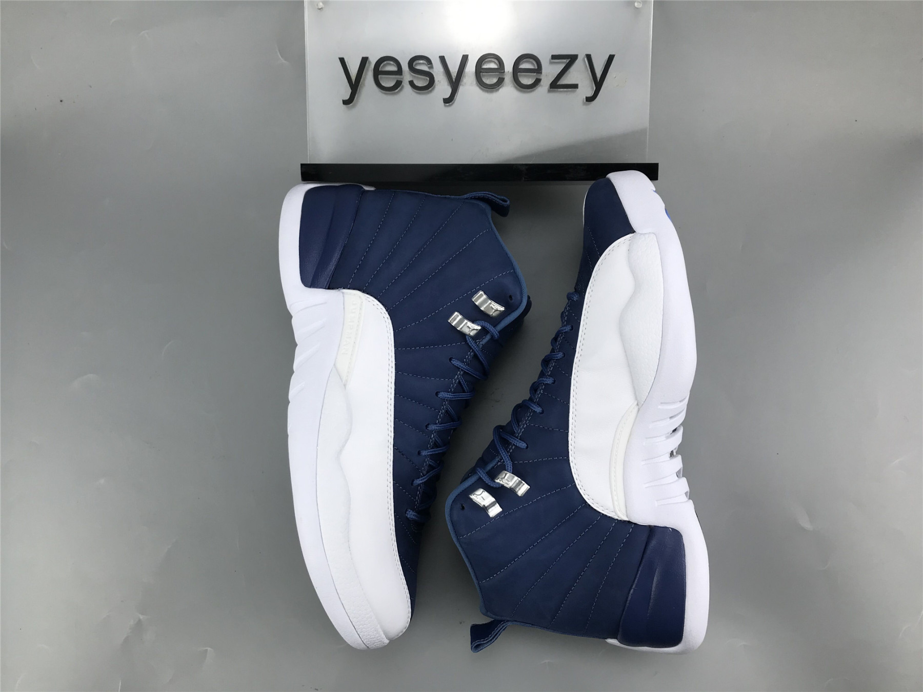 UA AIR JORDAN 12 RETRO 