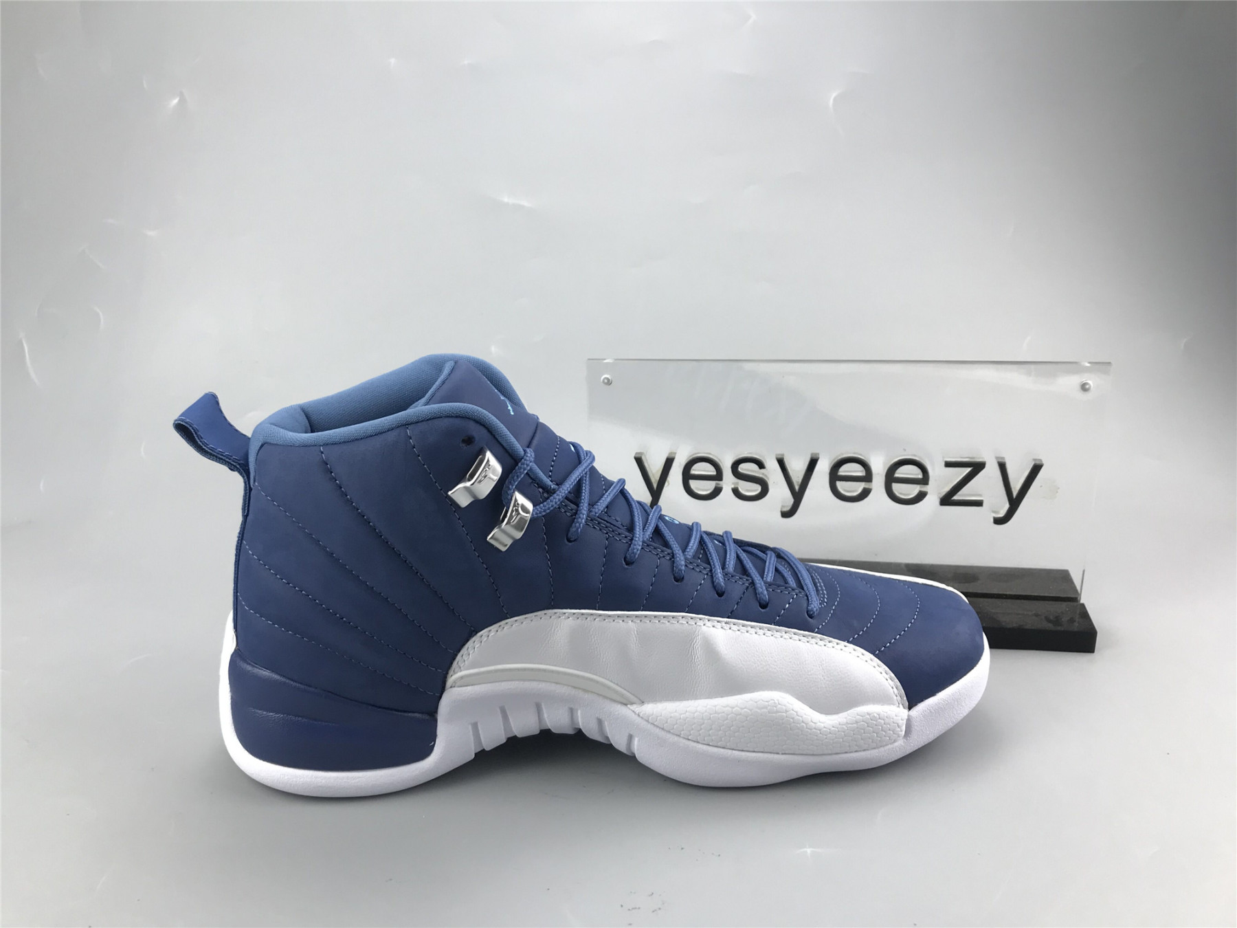 UA AIR JORDAN 12 RETRO 