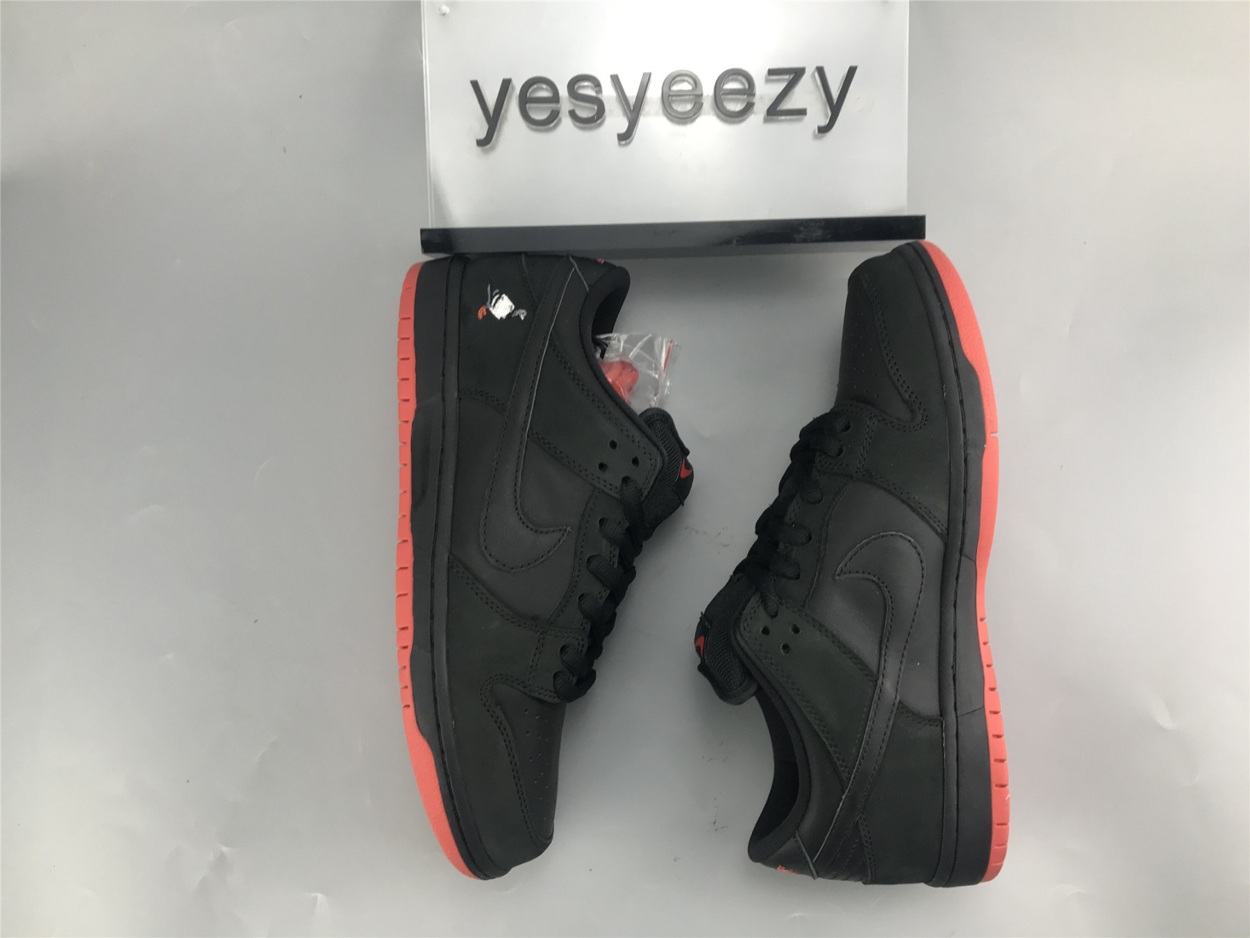 UA NIKE JEFF STAPLE X DUNK LOW PRO SB