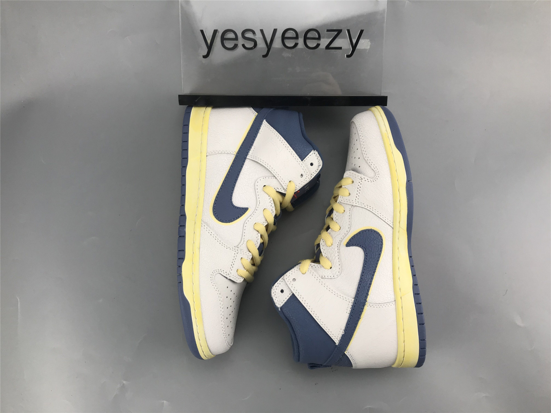 UA NIKE ATLAS X DUNK HIGH SB 