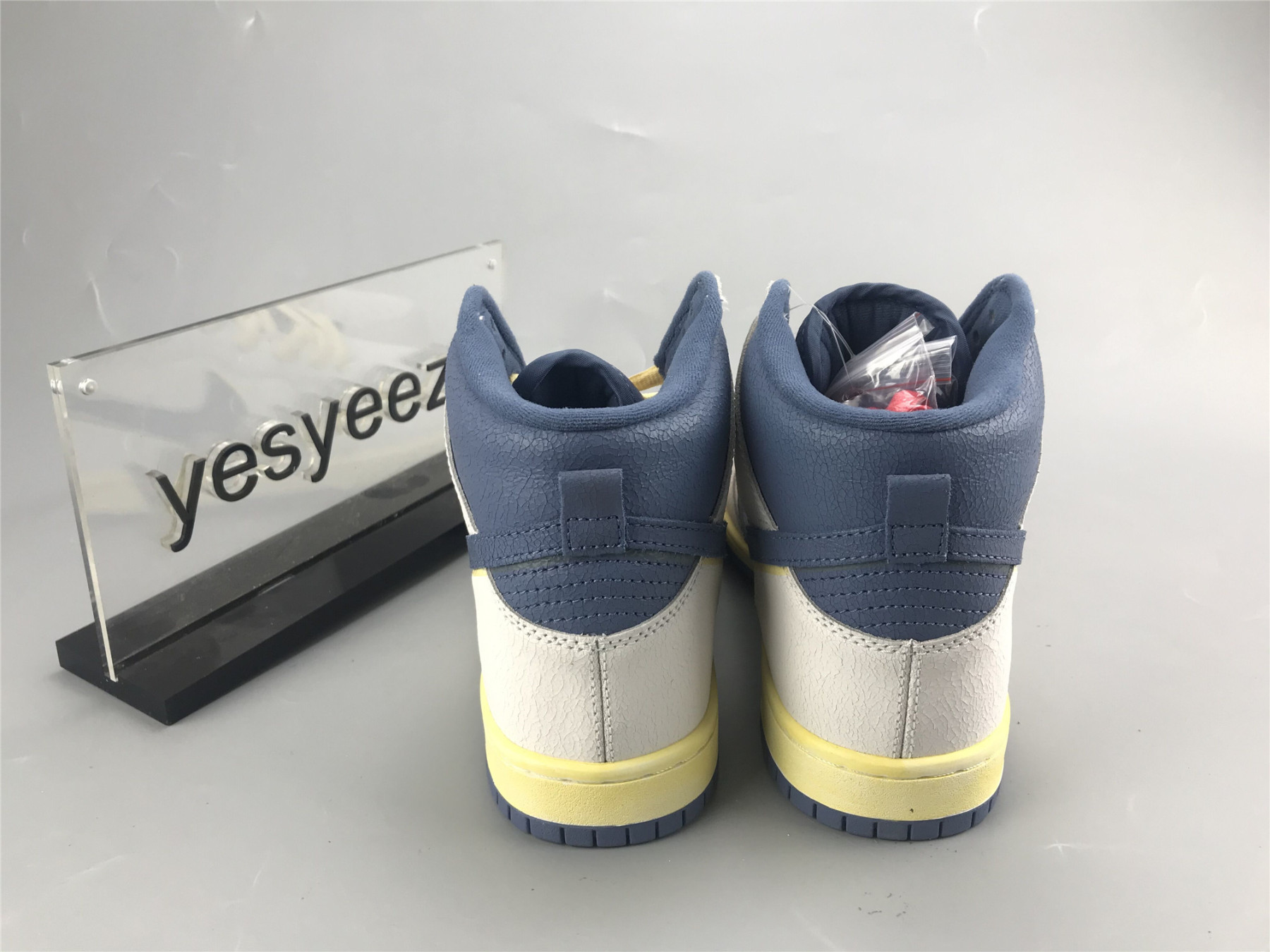 UA NIKE ATLAS X DUNK HIGH SB 