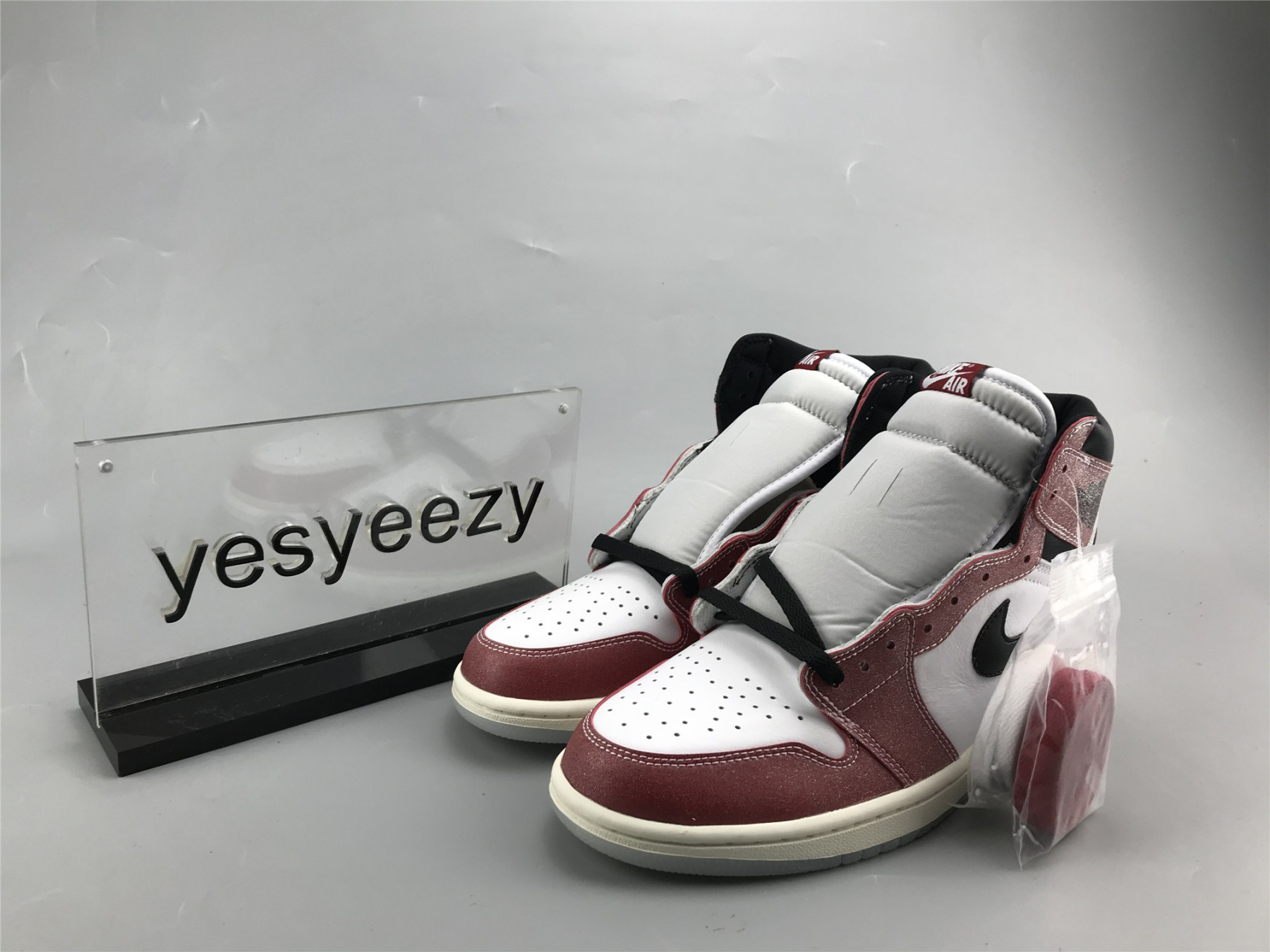 UA TROPHY ROOM X AIR JORDAN 1 RETRO HIGH OG SP 