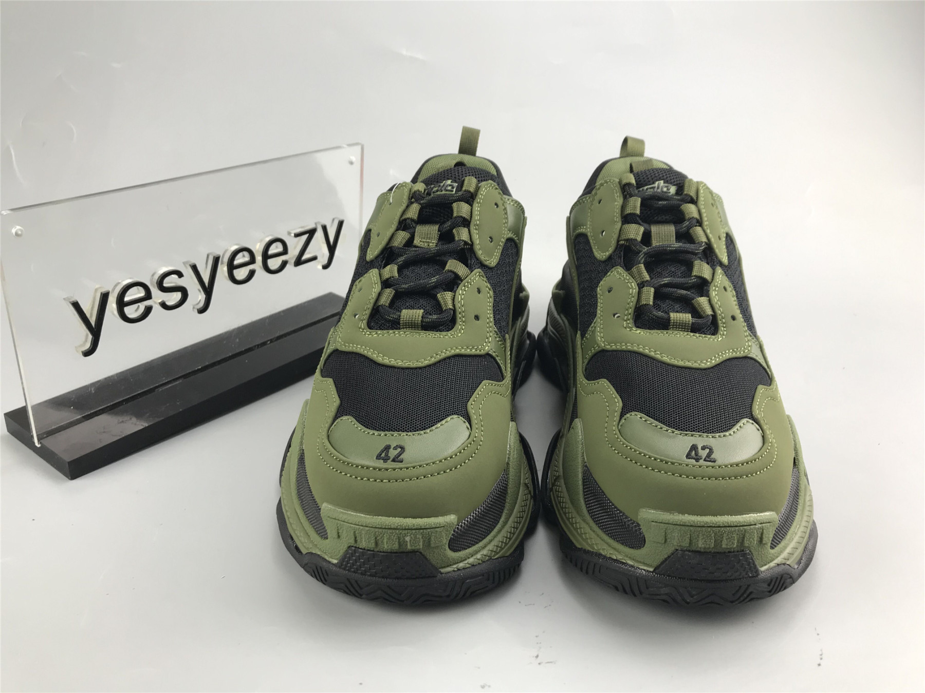 UA TRIPLE S SNEAKER ARMY GREEN