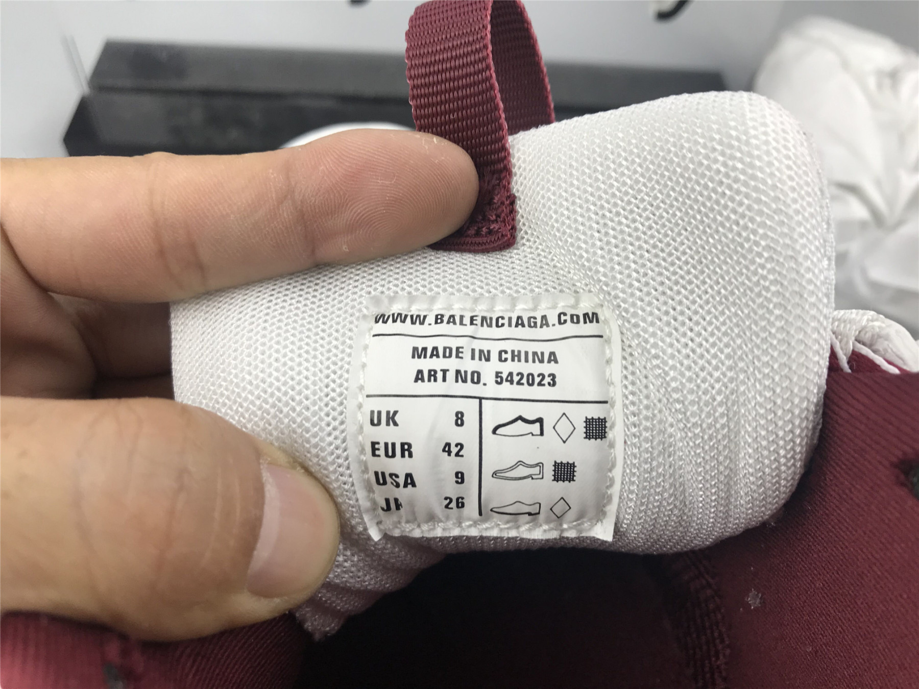 UA TRACK TRAINER WHITE BURGUNDY SNEAKER