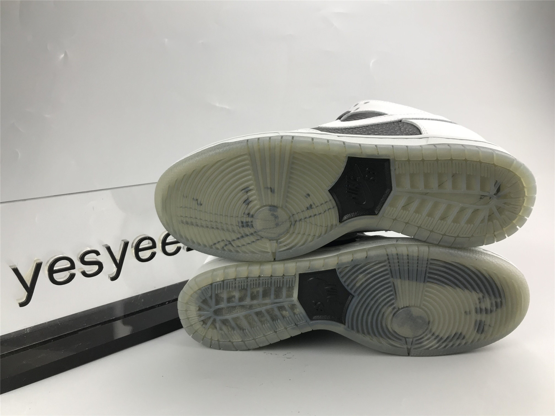 UA NIKE ATLAS X DUNK LOW PREMIUM SB
