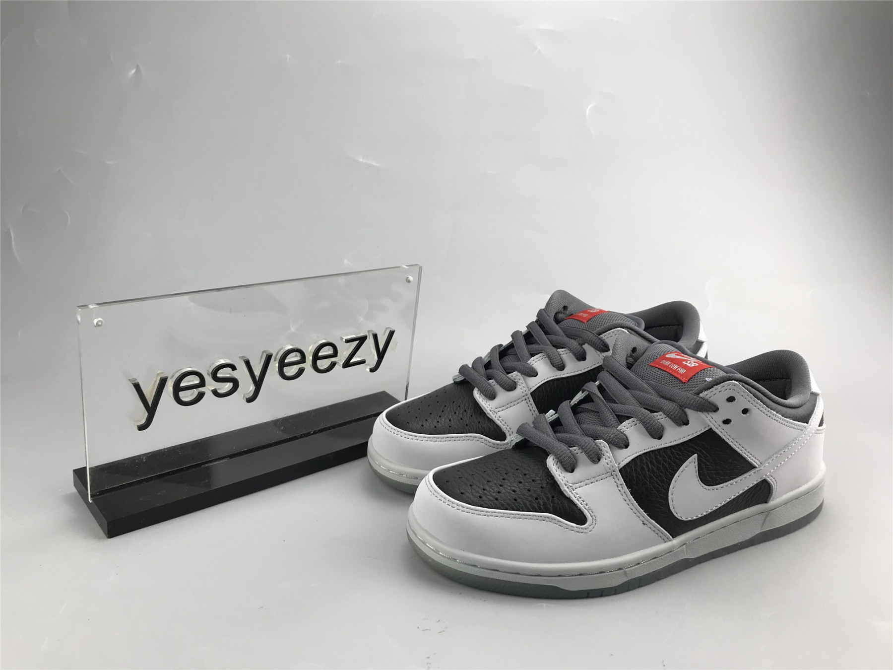 UA NIKE ATLAS X DUNK LOW PREMIUM SB