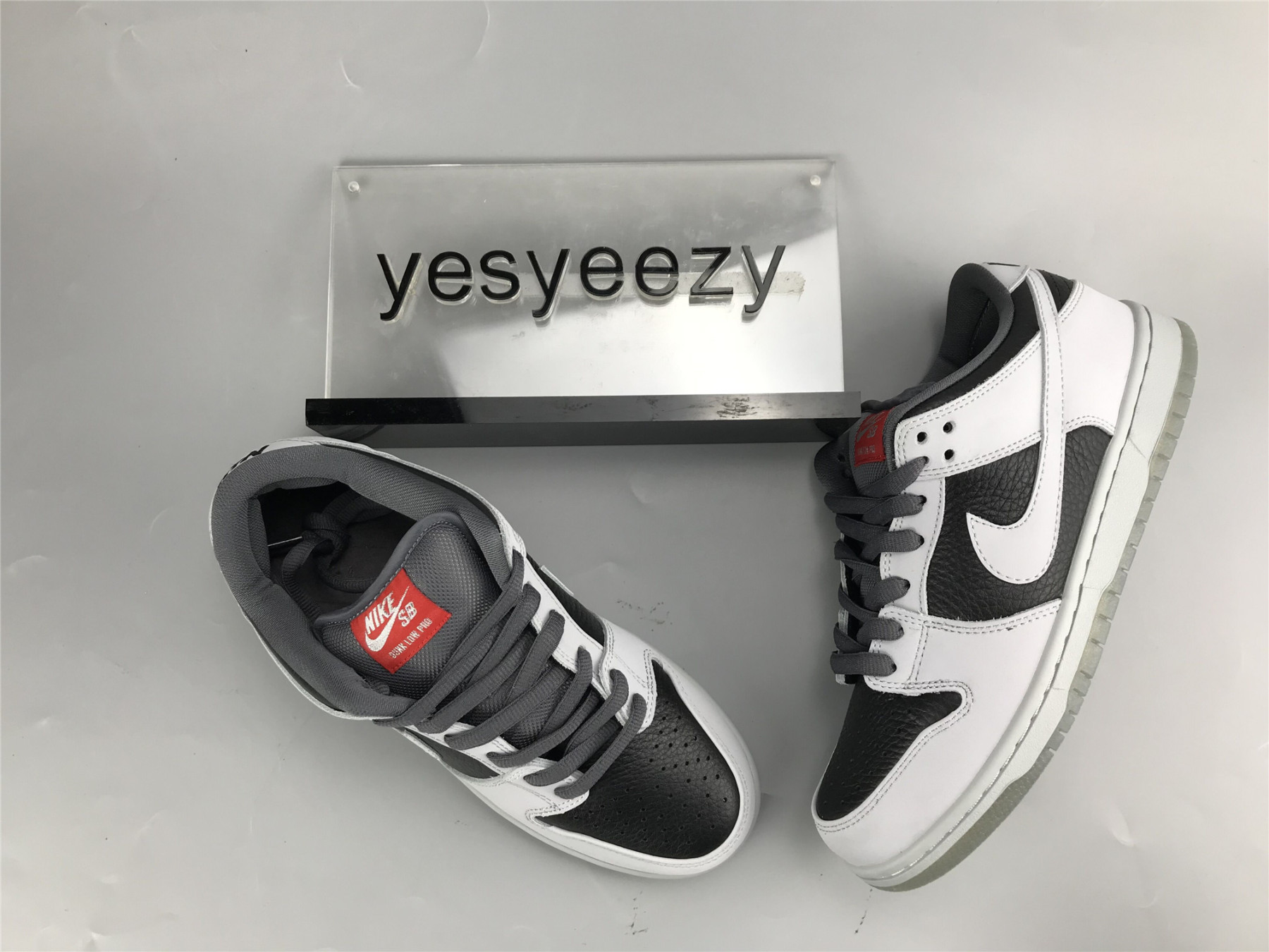 UA NIKE ATLAS X DUNK LOW PREMIUM SB