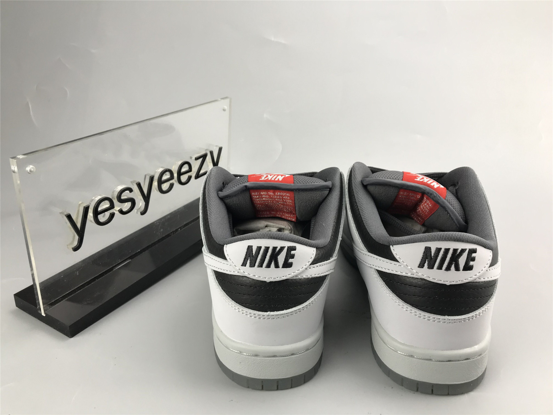 UA NIKE ATLAS X DUNK LOW PREMIUM SB