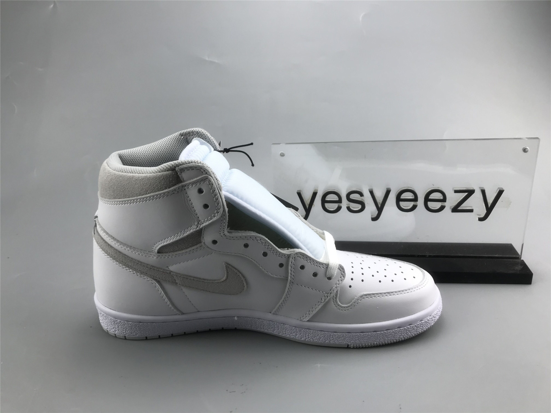 UA AIR JORDAN 1 RETRO HIGH 