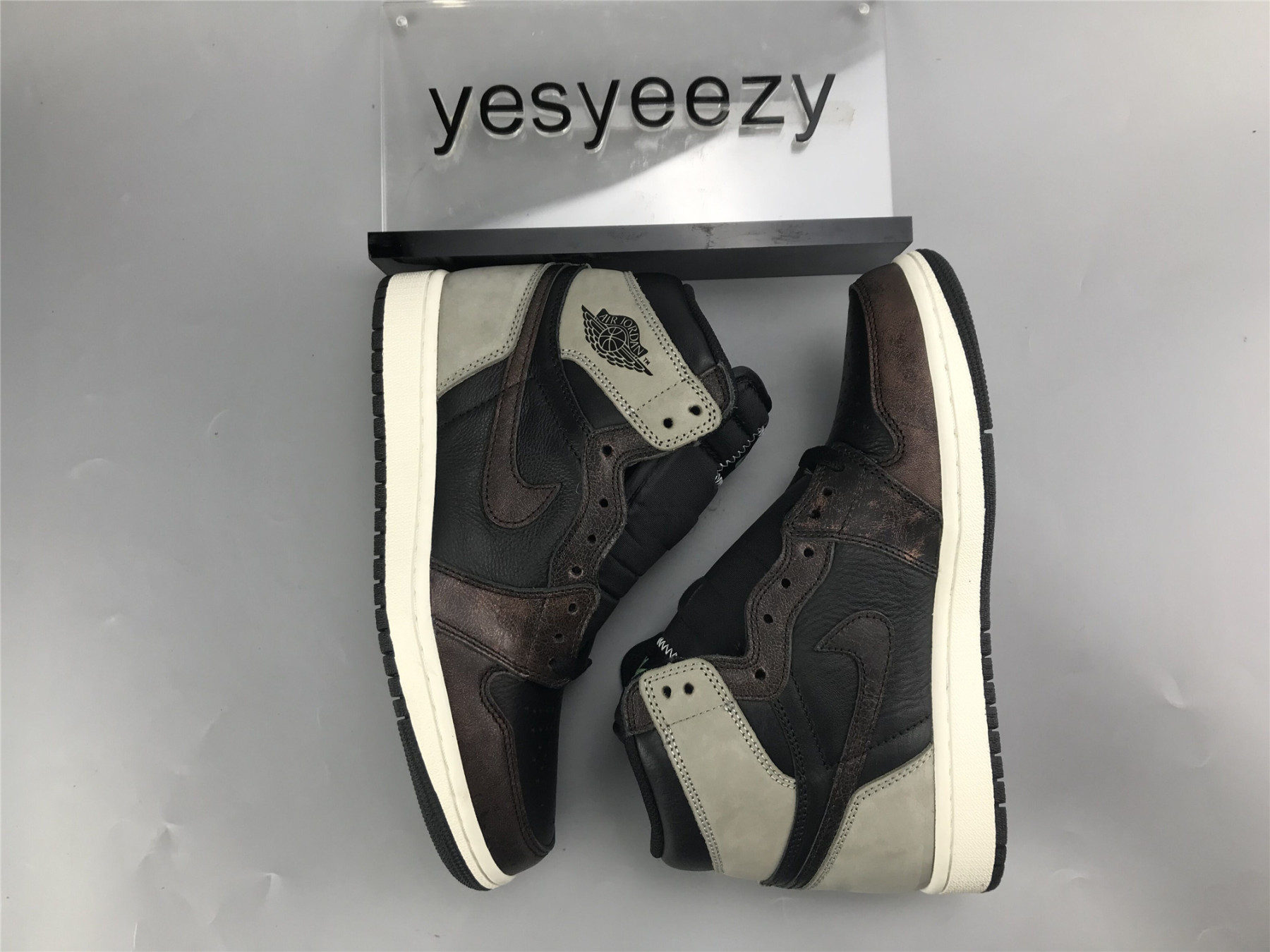 UA AIR JORDAN 1 RETRO HIGH OG 