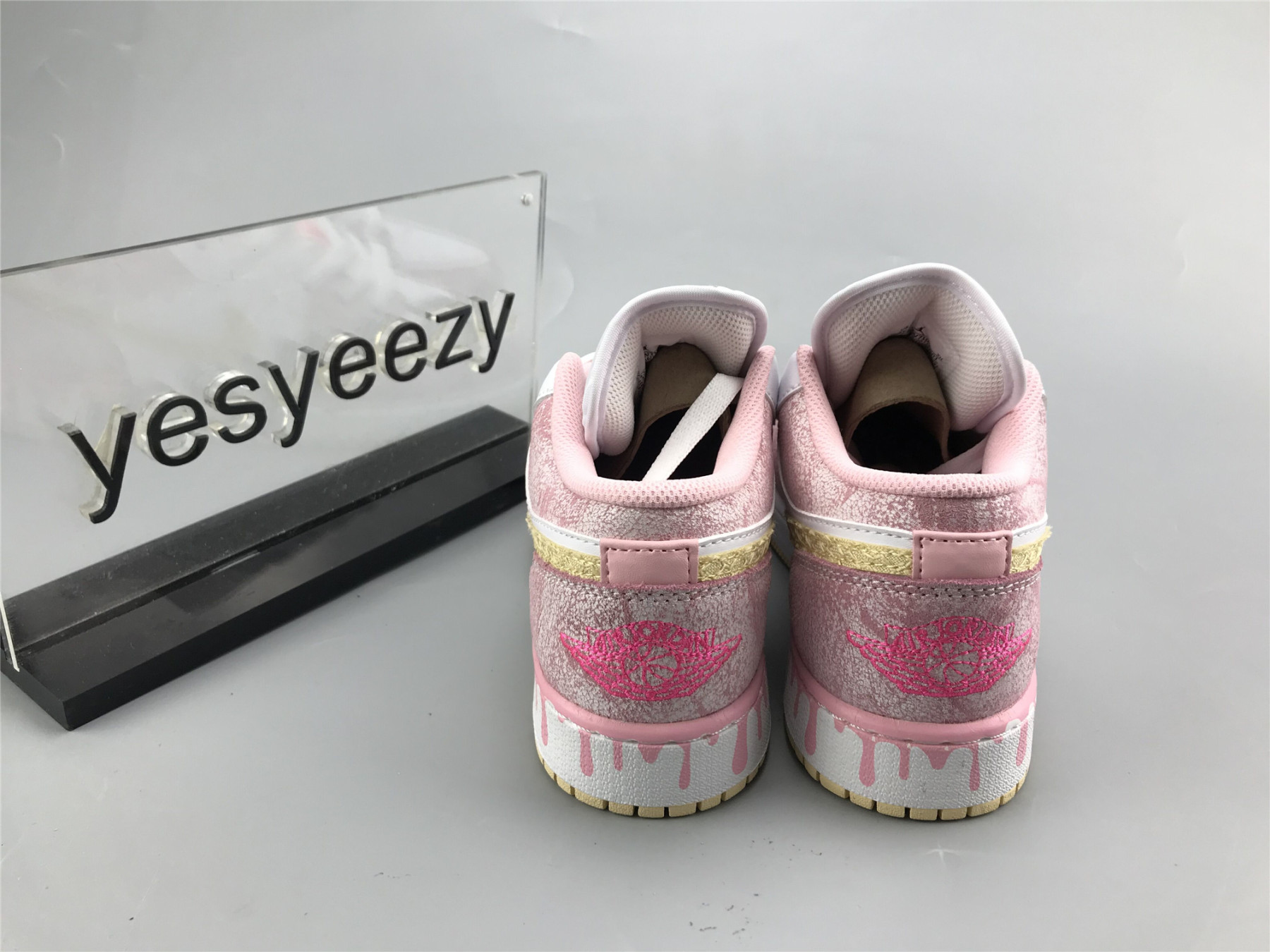 UA AIR JORDAN 1 LOW GS 