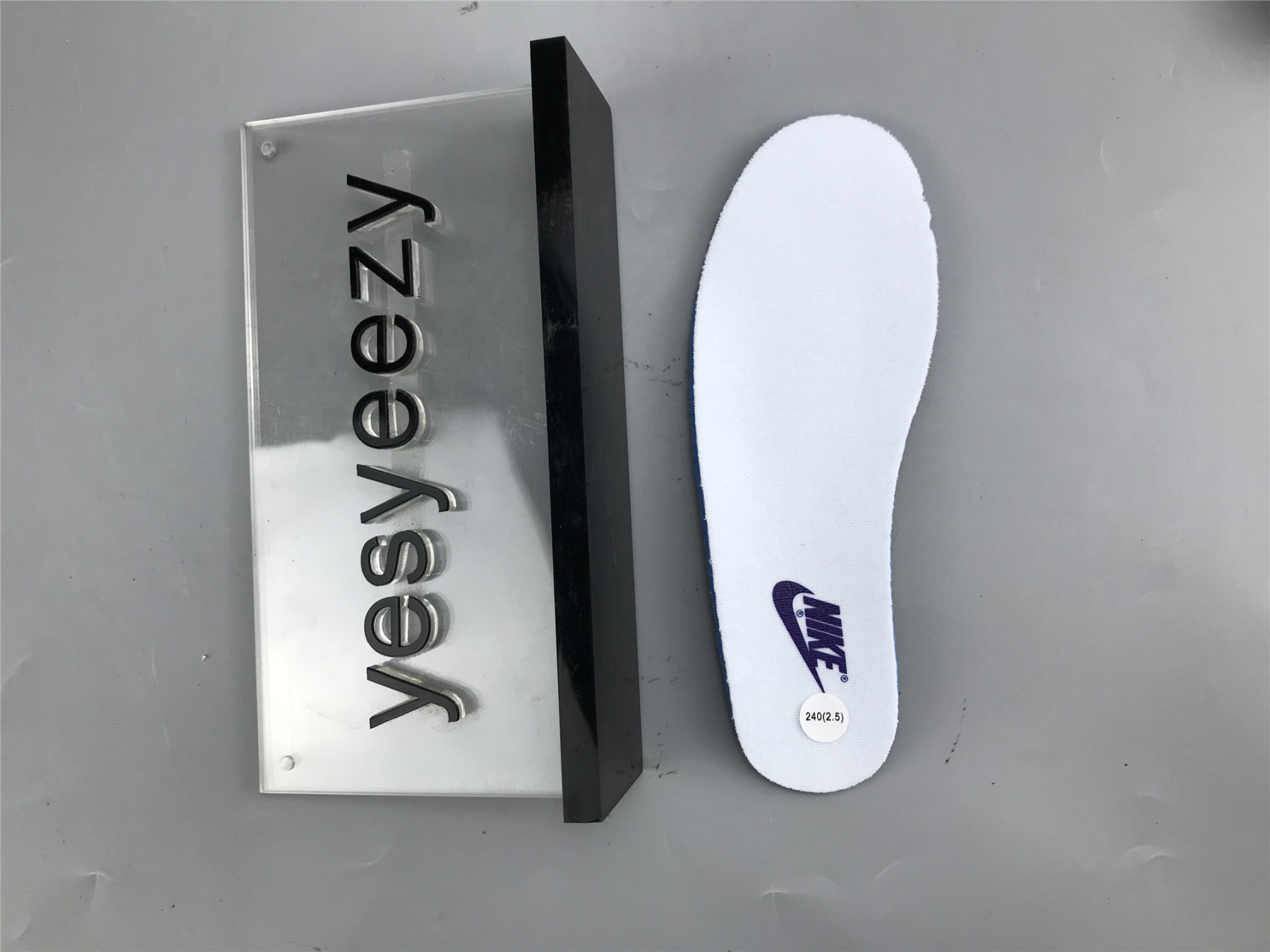 UA NIKE WMNS DUNK HIGH 