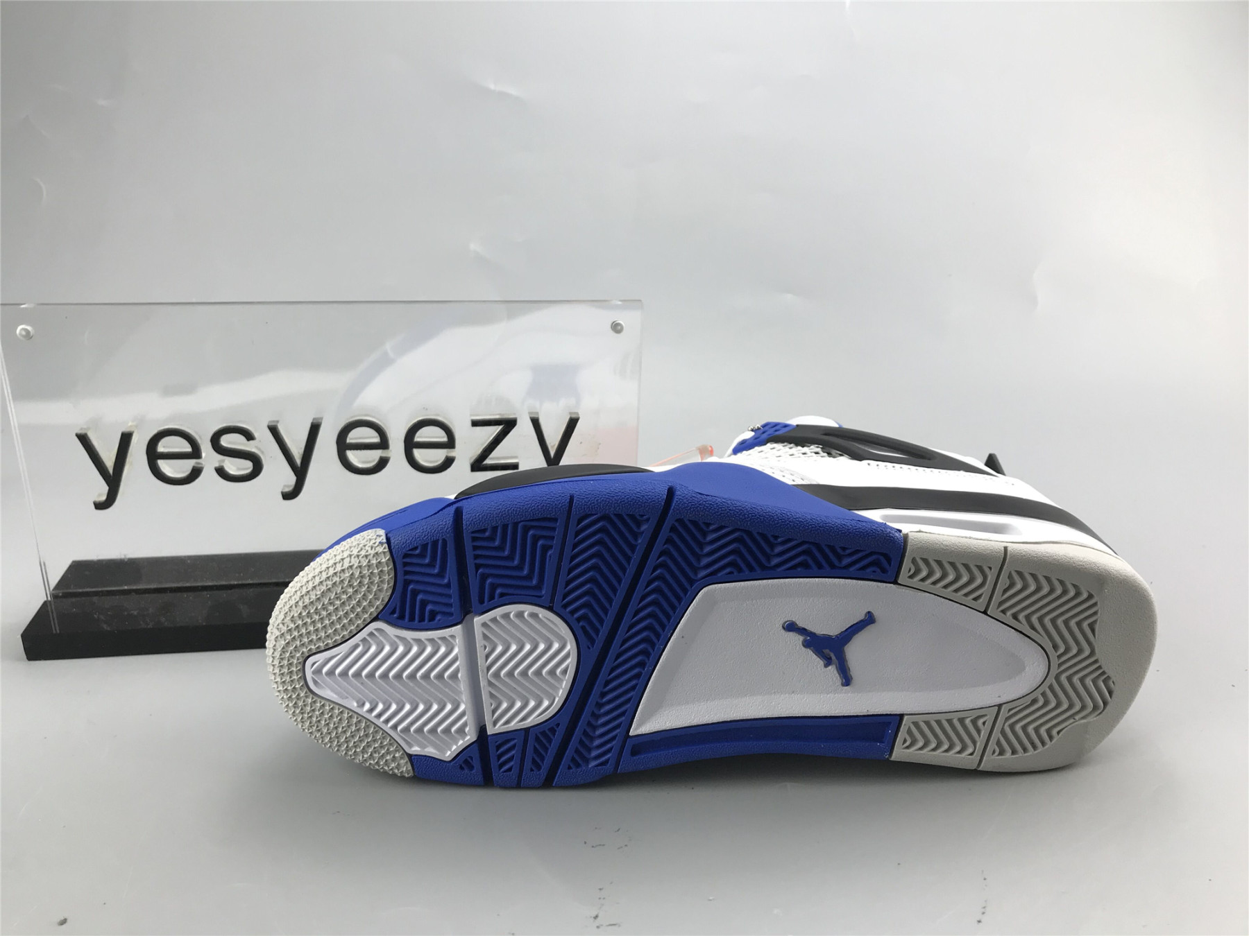 UA AIR JORDAN 4 RETRO 