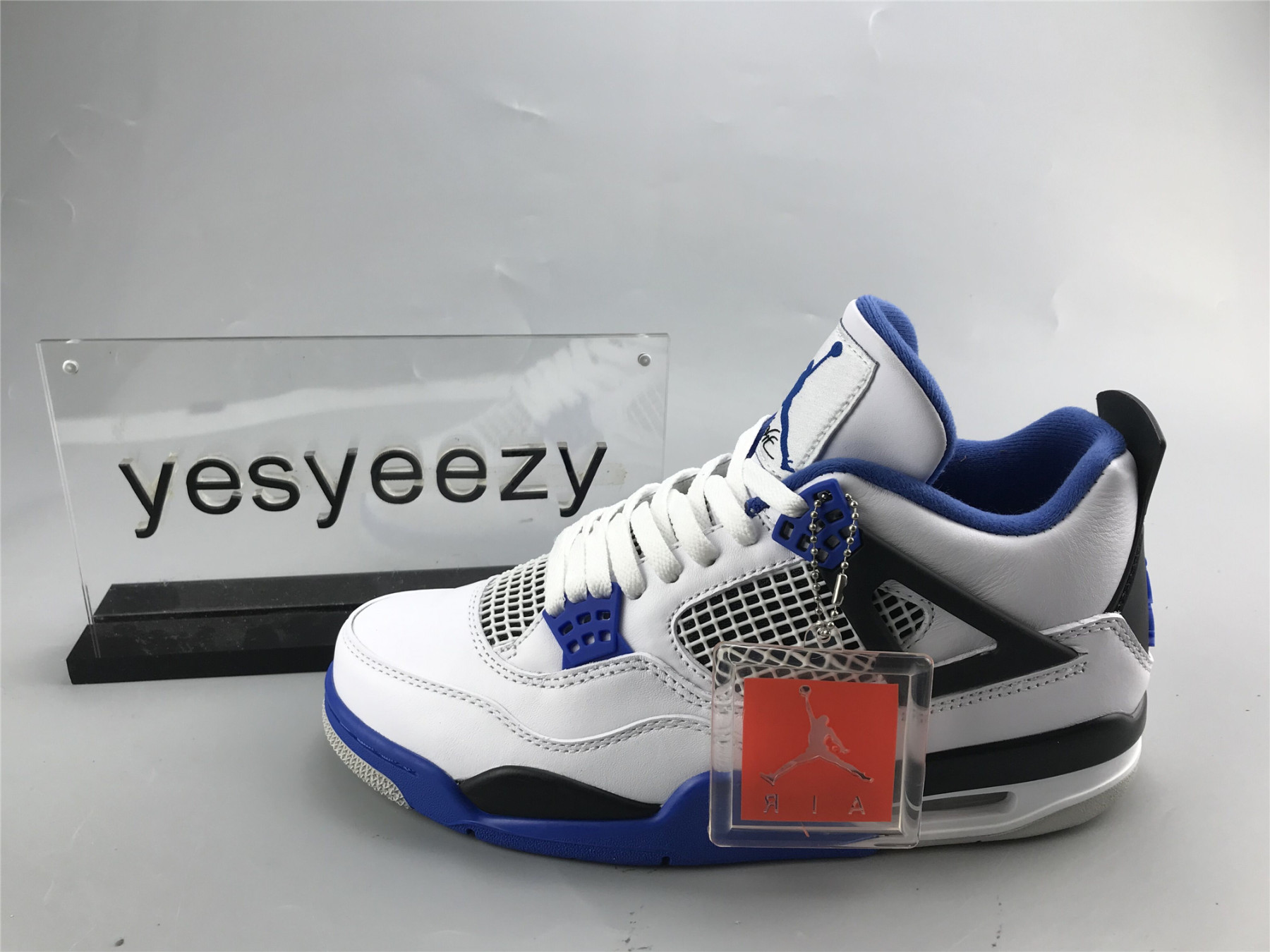 UA AIR JORDAN 4 RETRO 