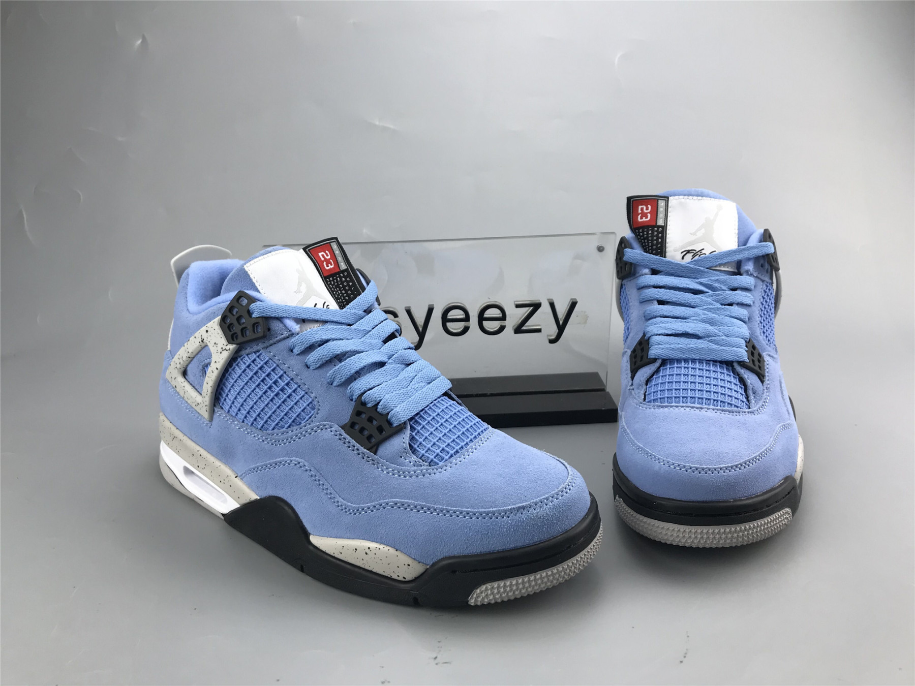 UA AIR JORDAN 4 RETRO 