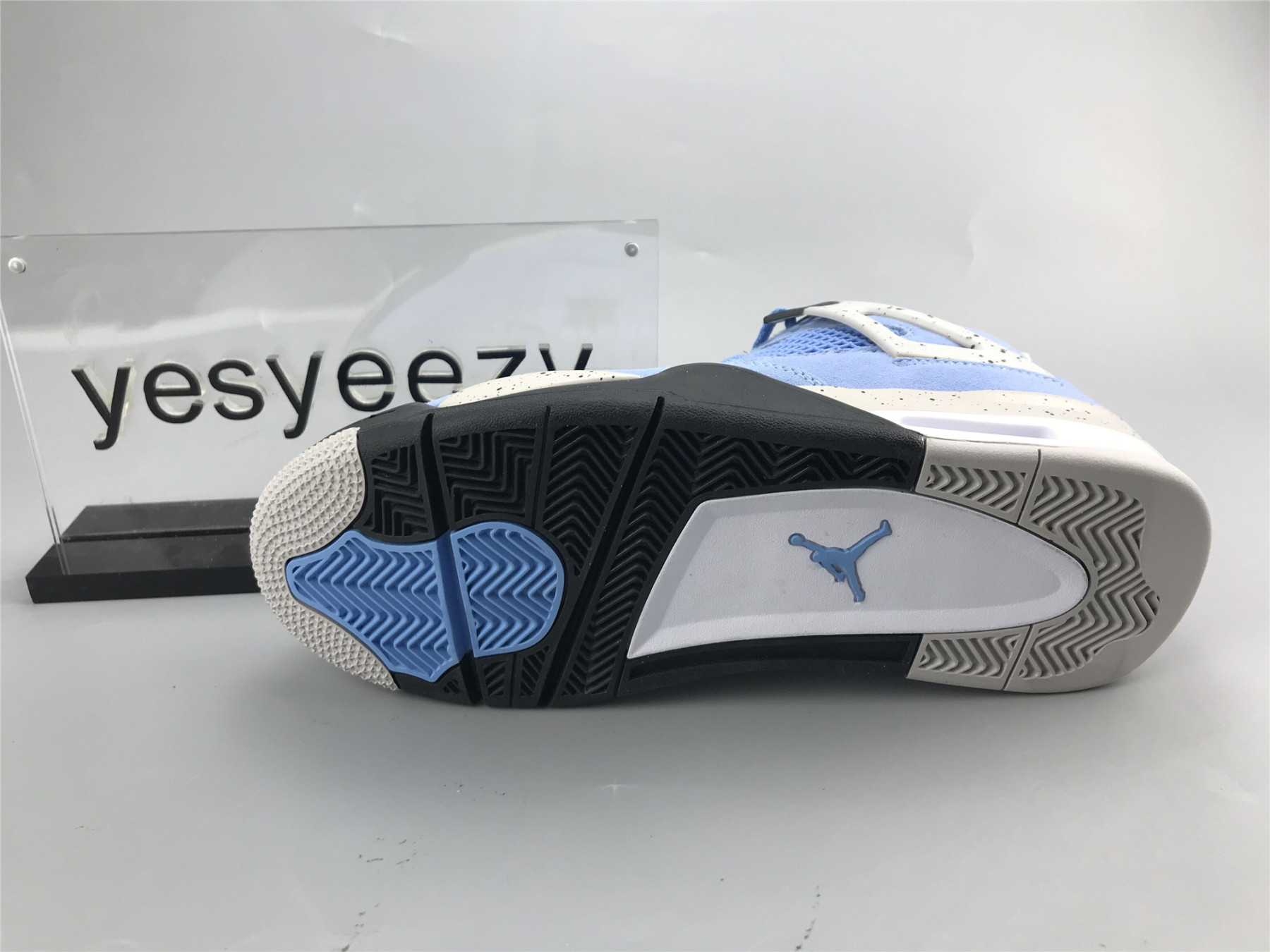 UA AIR JORDAN 4 RETRO 